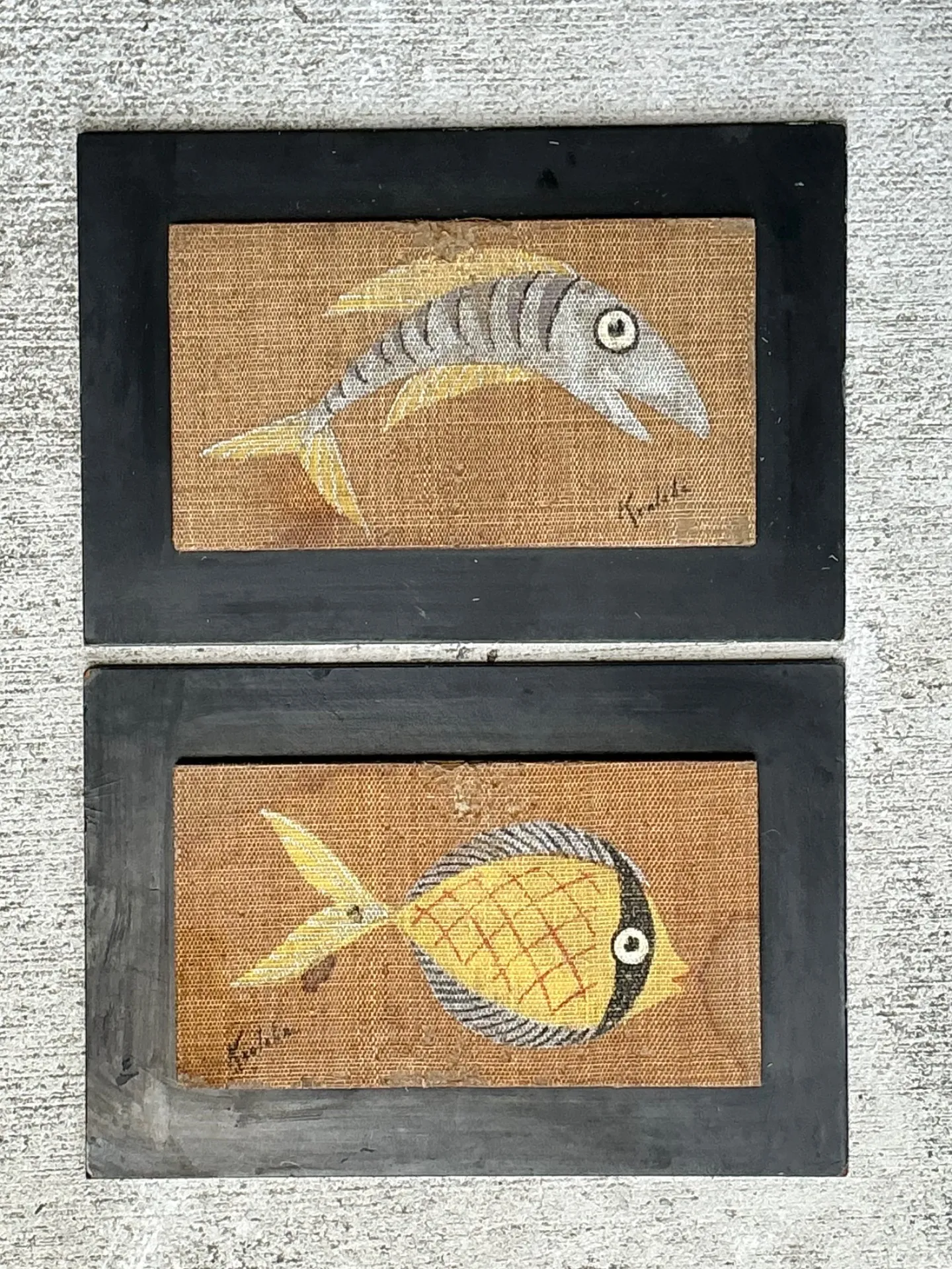 Vintage MCM Fish Motif Paintings on Burlap - Pair — additional photo 3