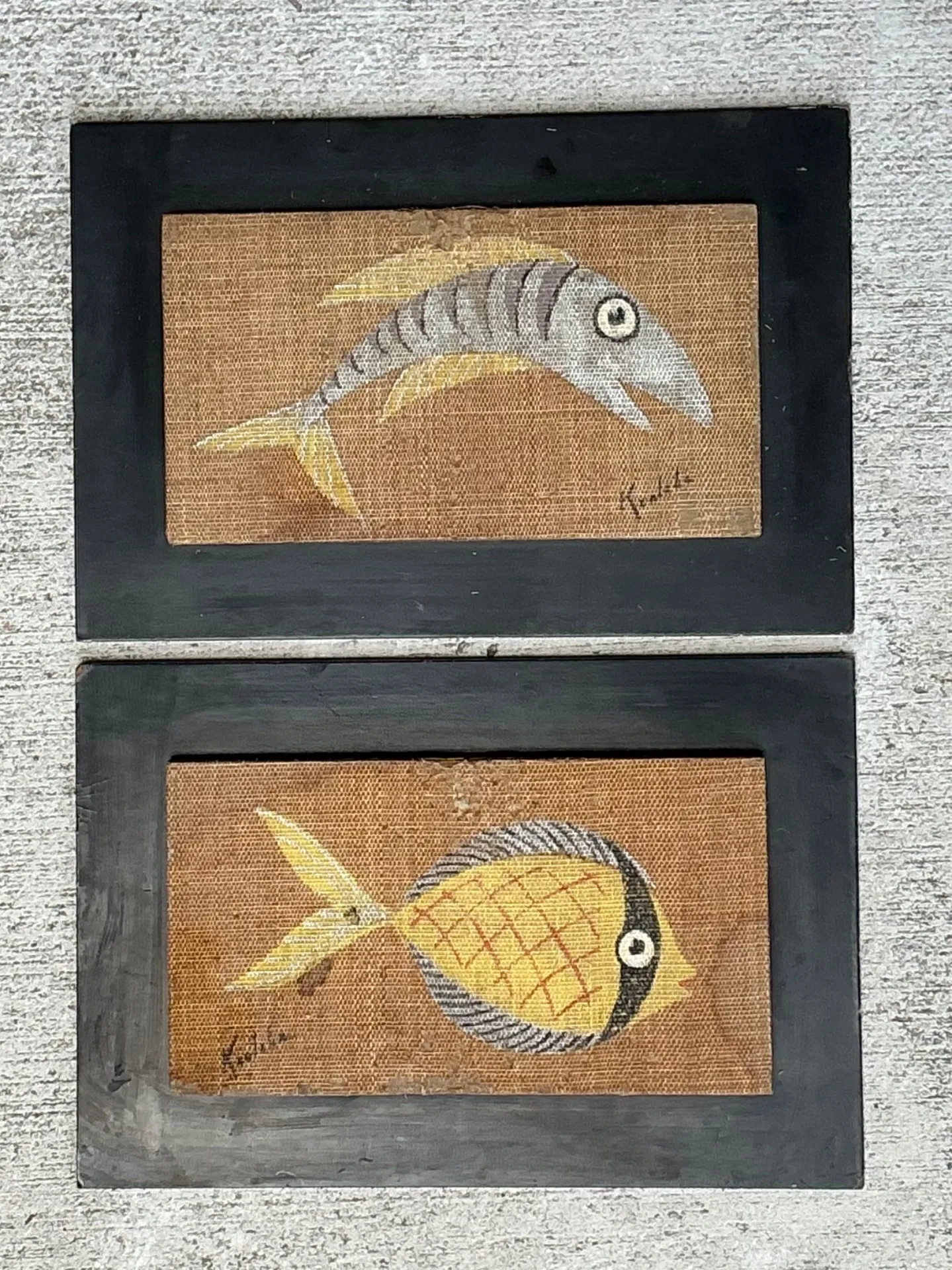Vintage MCM Fish Motif Paintings on Burlap - Pair — additional photo 7