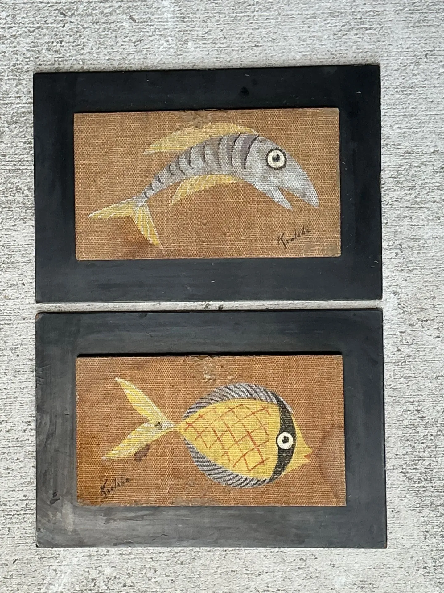 Vintage MCM Fish Motif Paintings on Burlap - Pair — additional photo 5