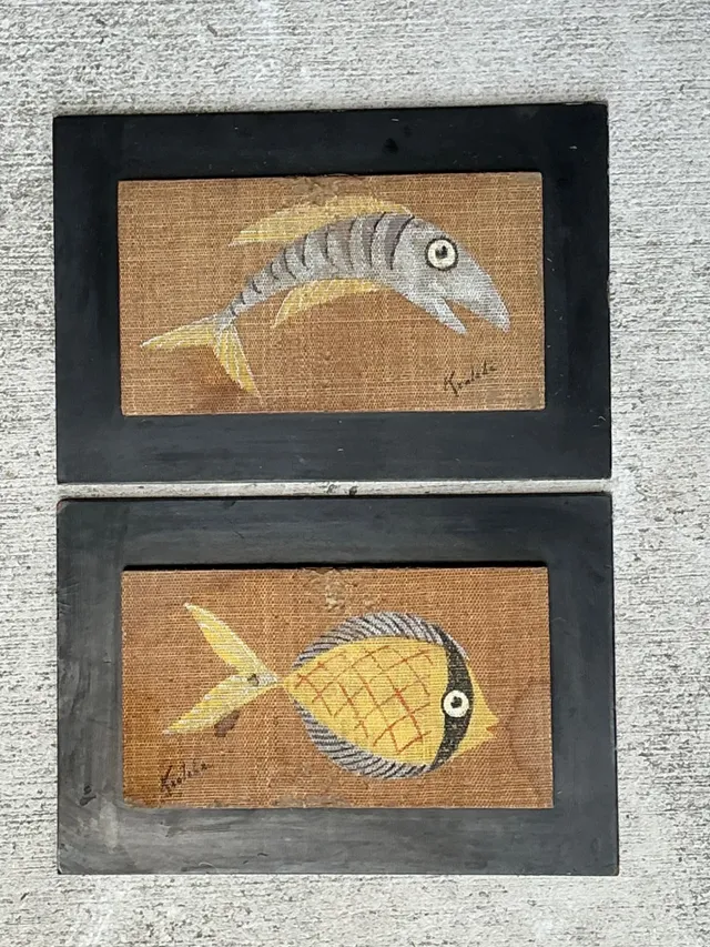 Vintage MCM Fish Motif Paintings on Burlap - Pair — additional photo 5