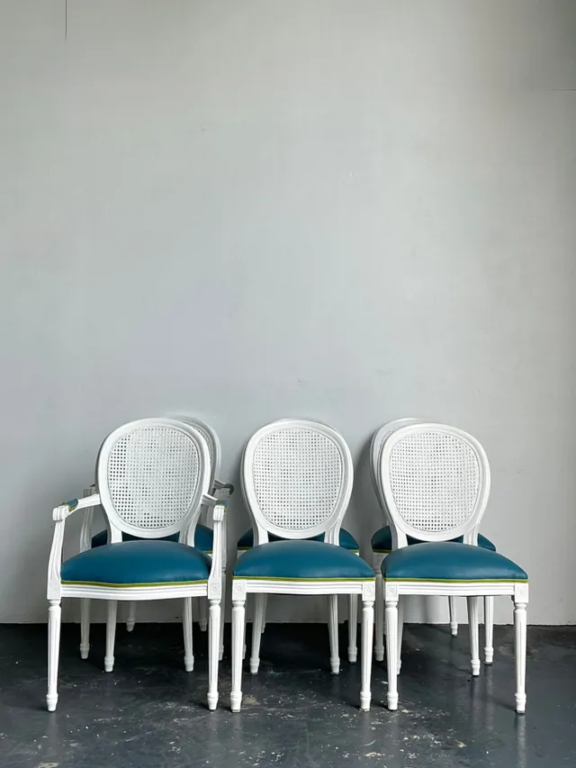 Vintage Medallion Back Cane Dining Chairs - Set Of Six — additional photo 2