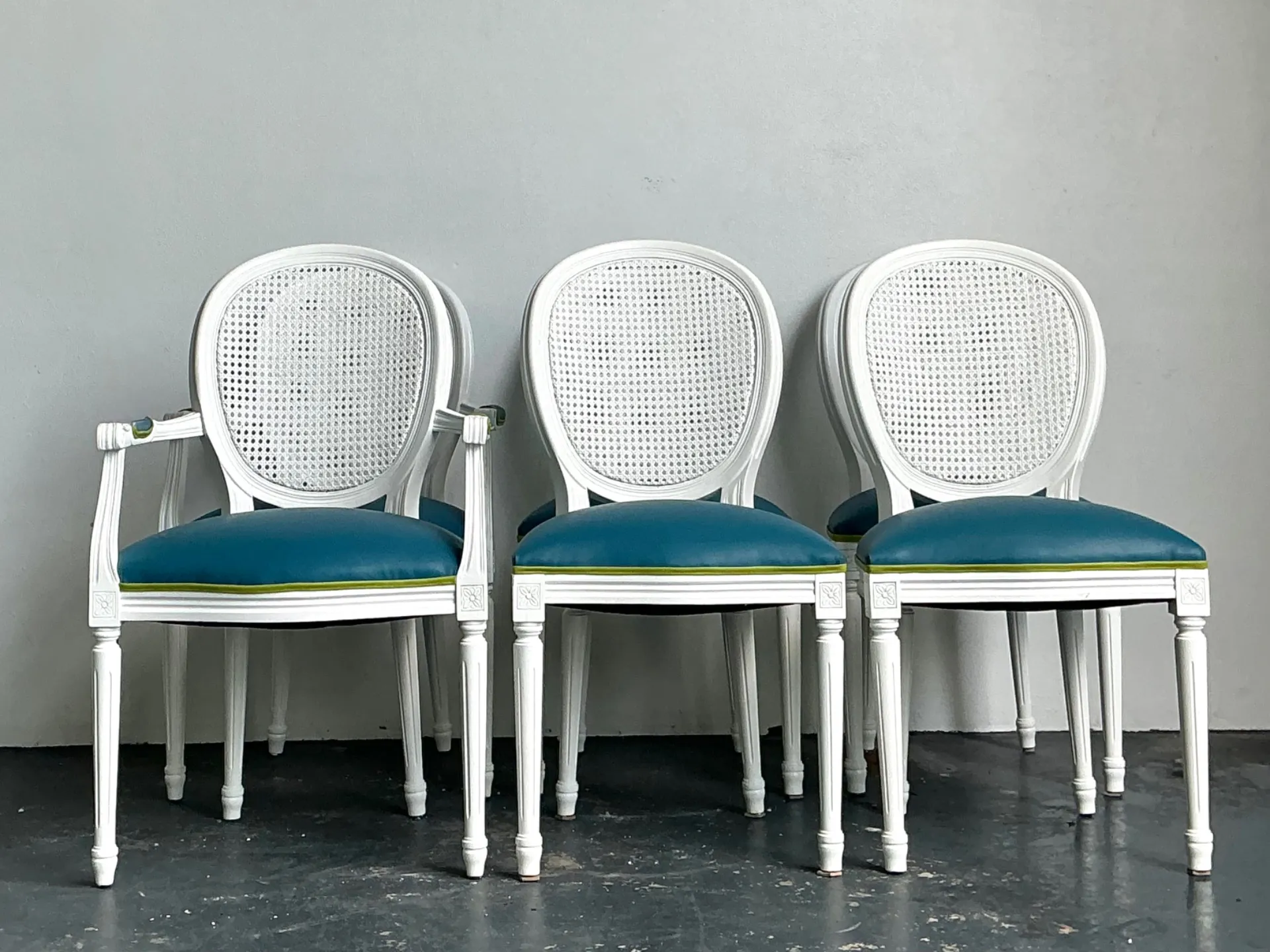 Vintage Medallion Back Cane Dining Chairs - Set Of Six — additional photo 6