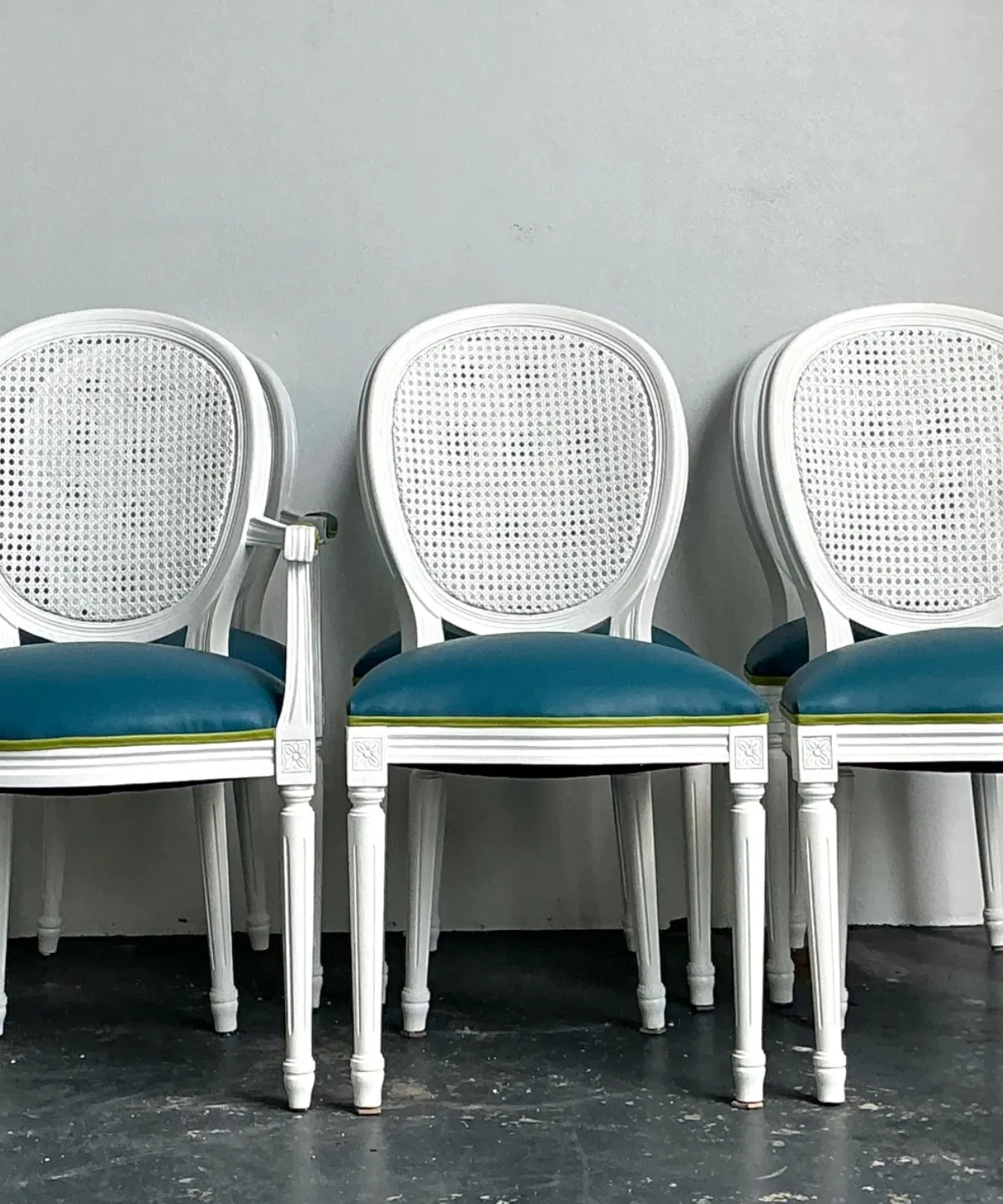 Vintage Medallion Back Cane Dining Chairs - Set Of Six — additional photo 6