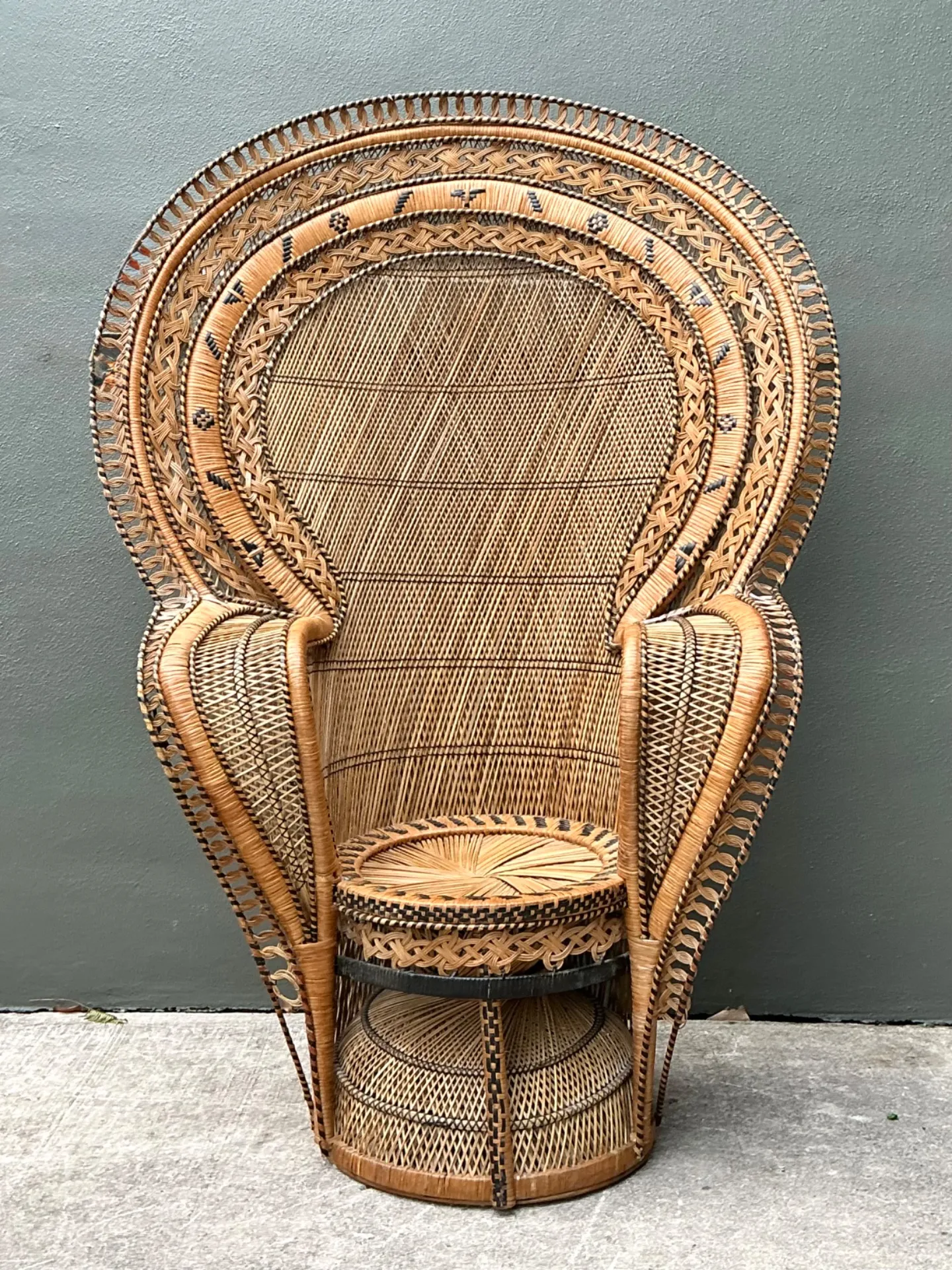 Vintage King Cobra Woven Rattan Peacock Chair — additional photo 8