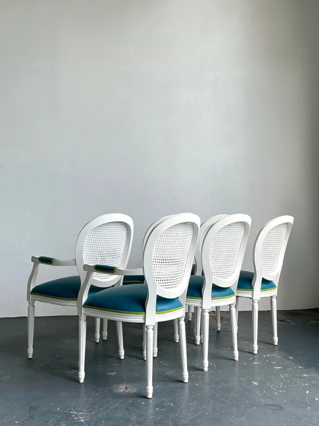 Vintage Medallion Back Cane Dining Chairs - Set Of Six — additional photo 1