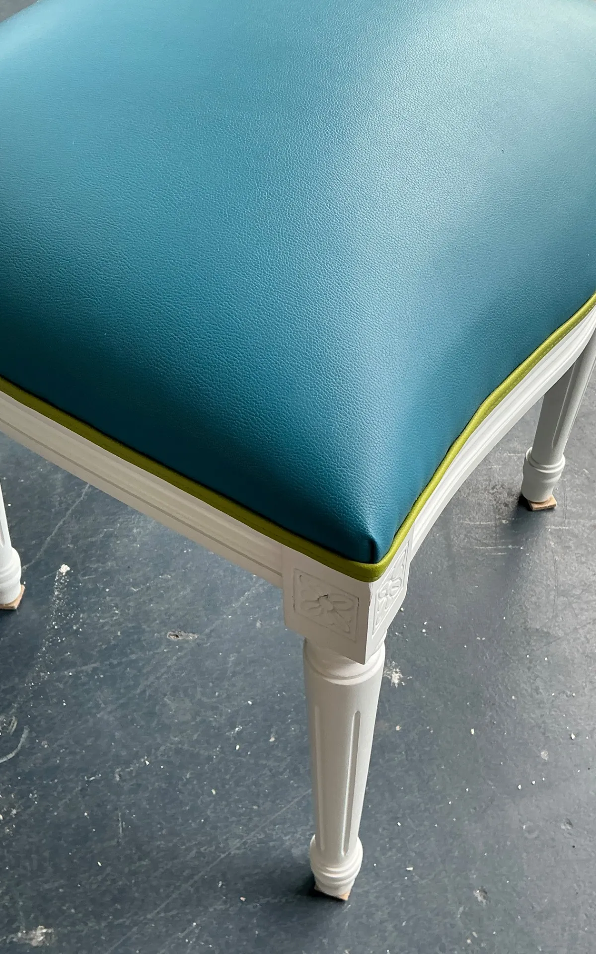 Vintage Medallion Back Cane Dining Chairs - Set Of Six — additional photo 5