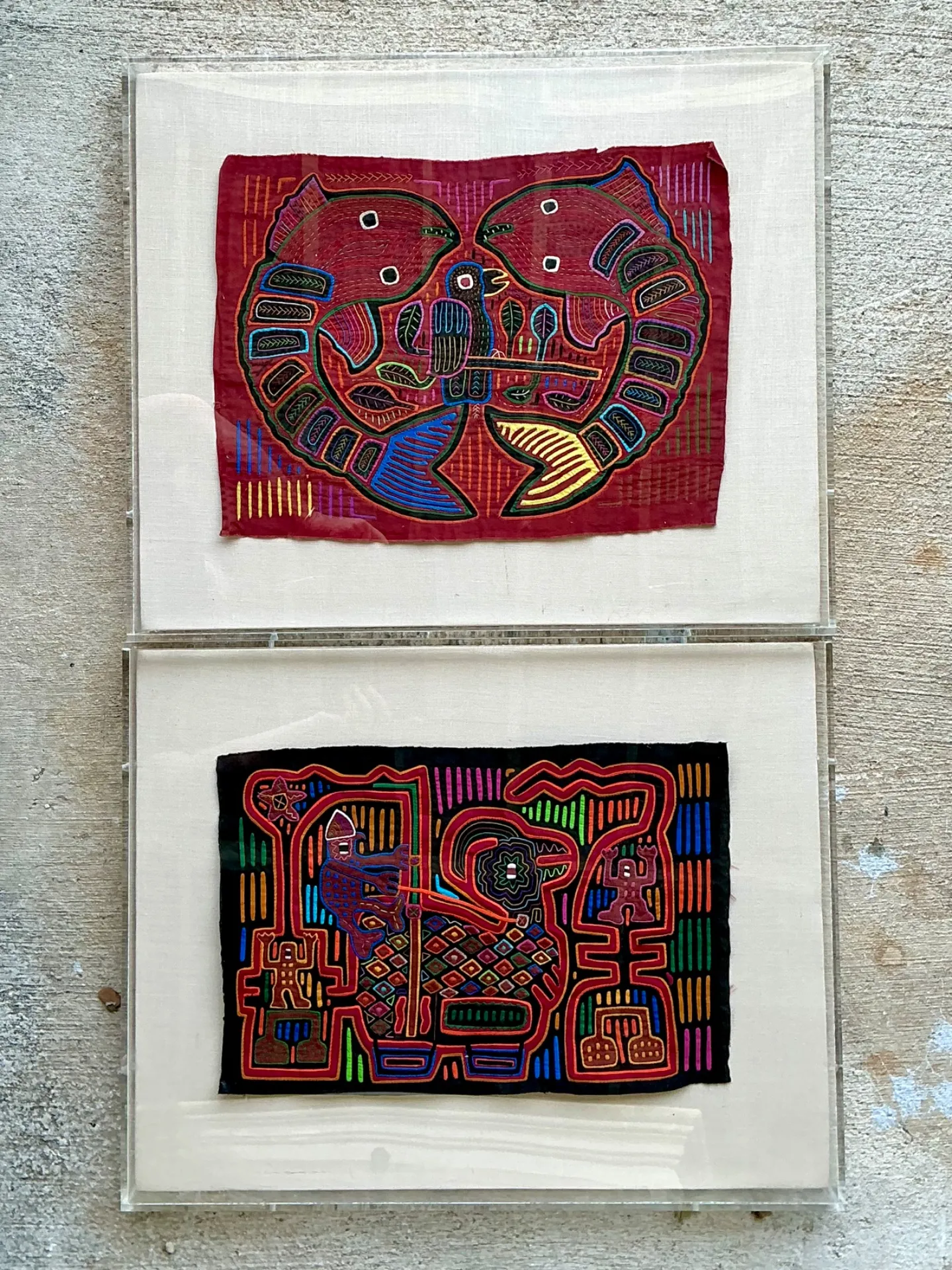 Vintage Lucite Boxed Mola Textile Art - Pair — additional photo 2