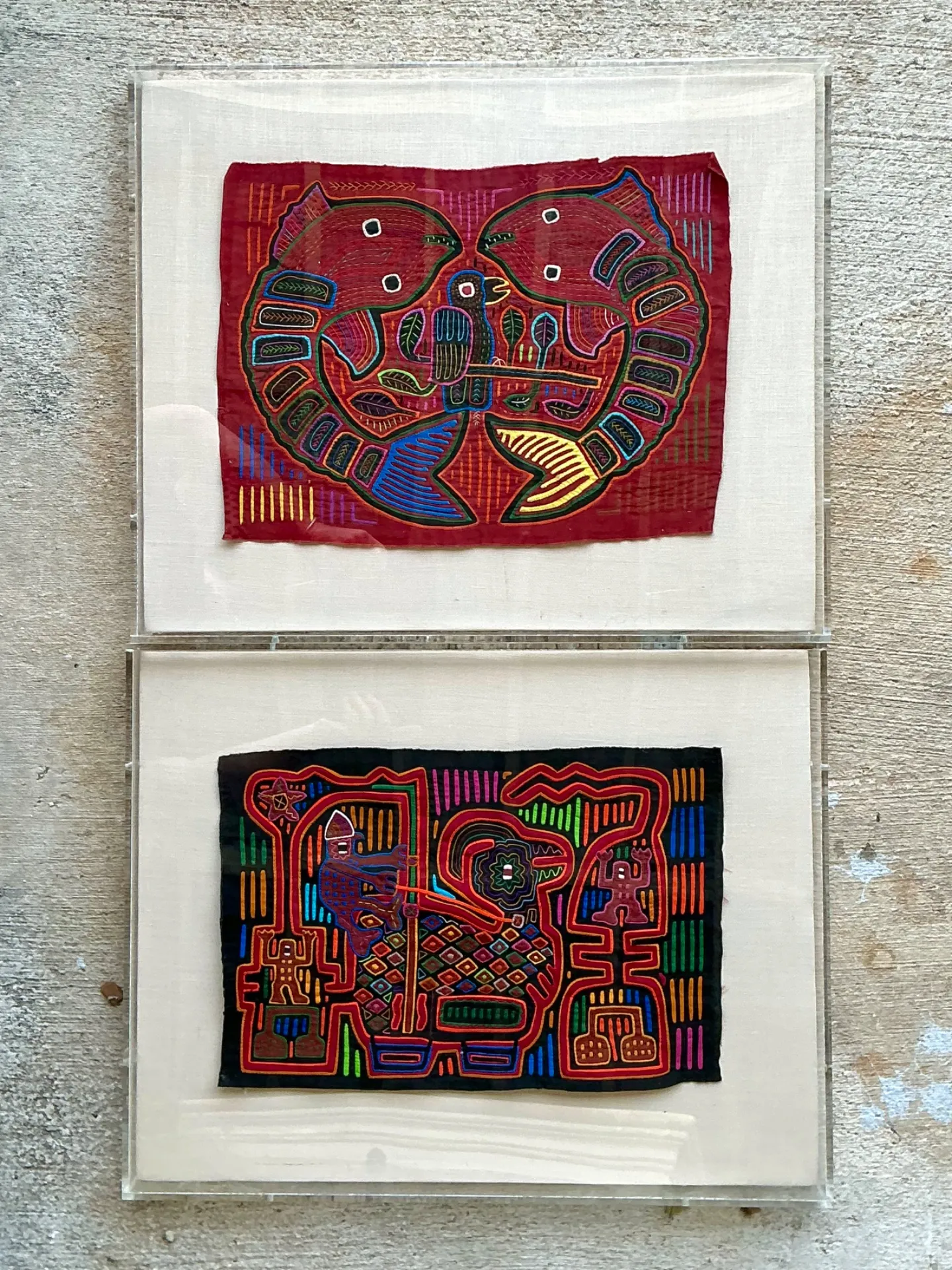 Vintage Lucite Boxed Mola Textile Art - Pair — additional photo 4