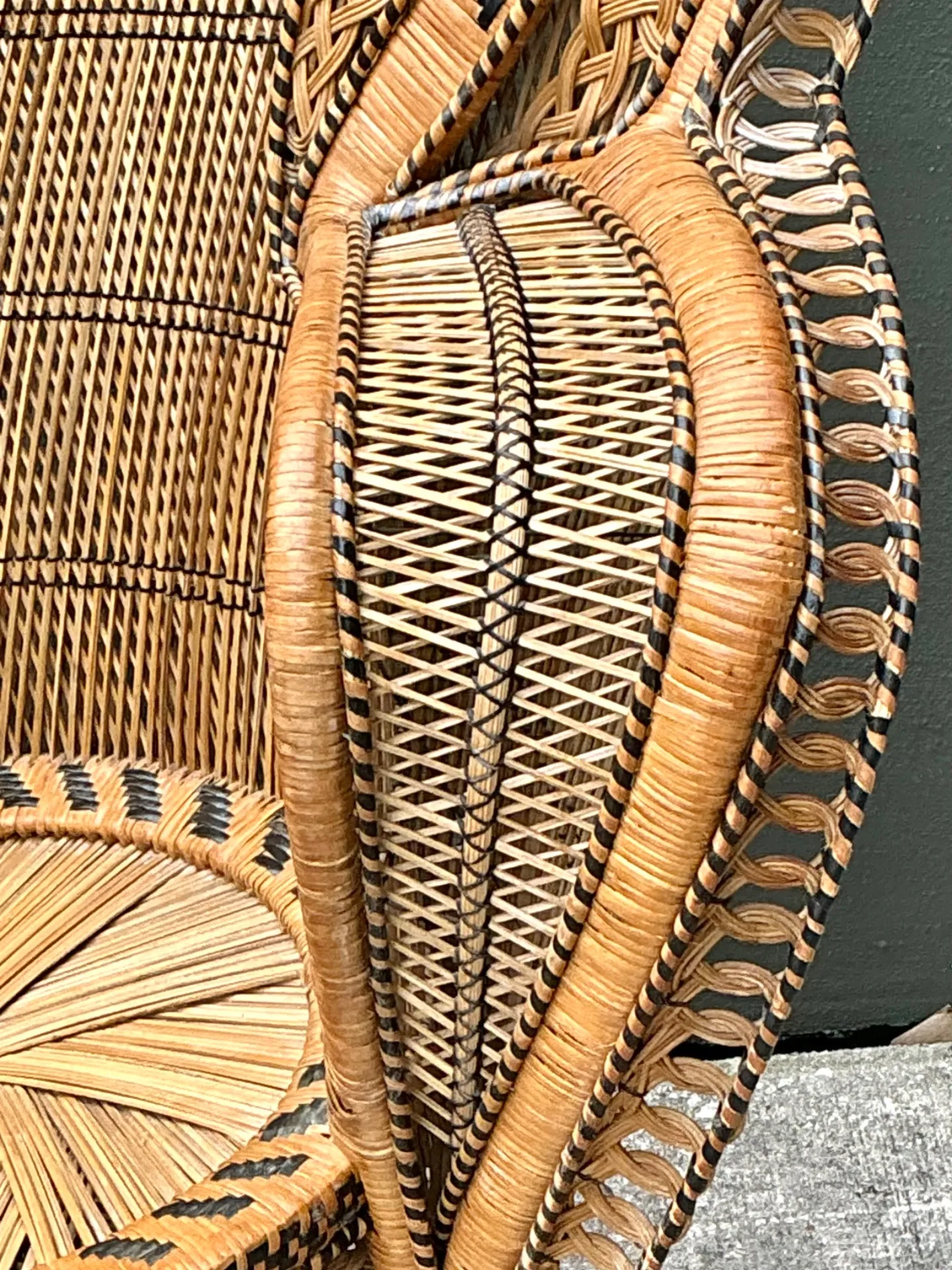 Vintage King Cobra Woven Rattan Peacock Chair — additional photo 3