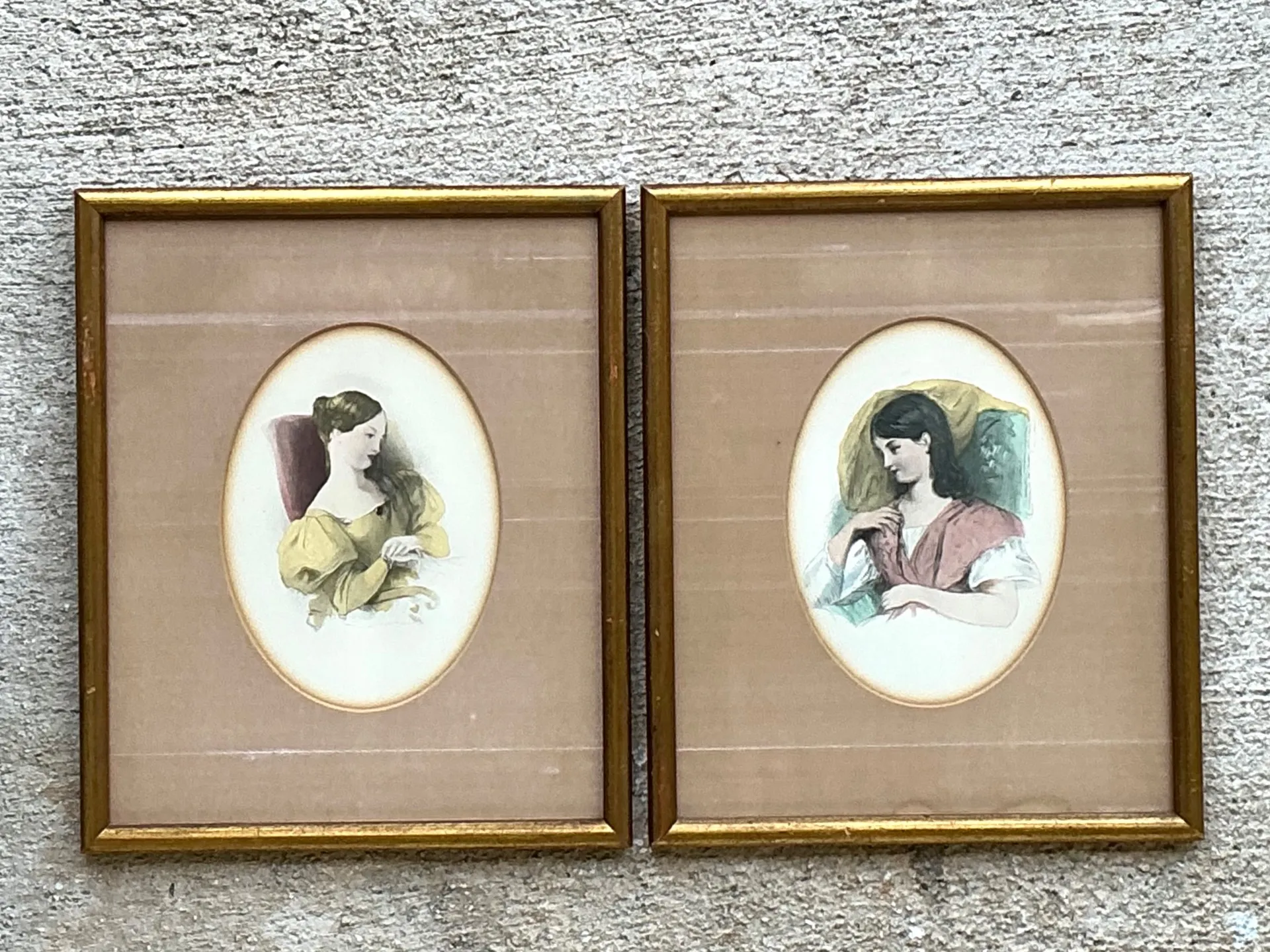 Vintage Portrait Engravings in Gilt Frames - Set of 2 — additional photo 2