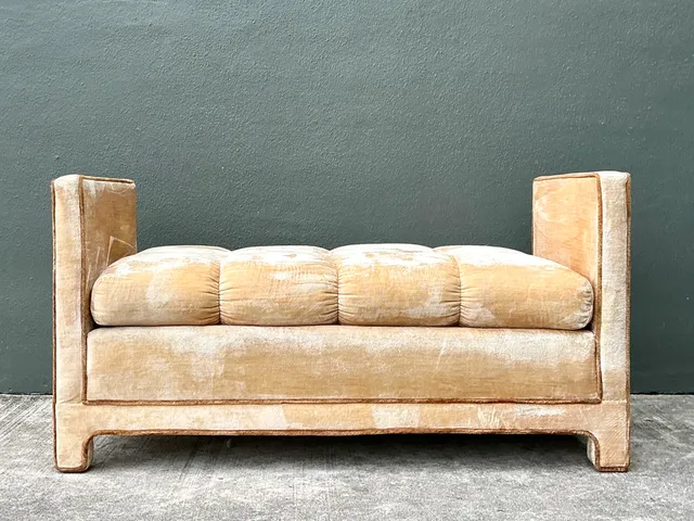 Vintage Crushed Velvet Tufted Daybed — additional photo 1