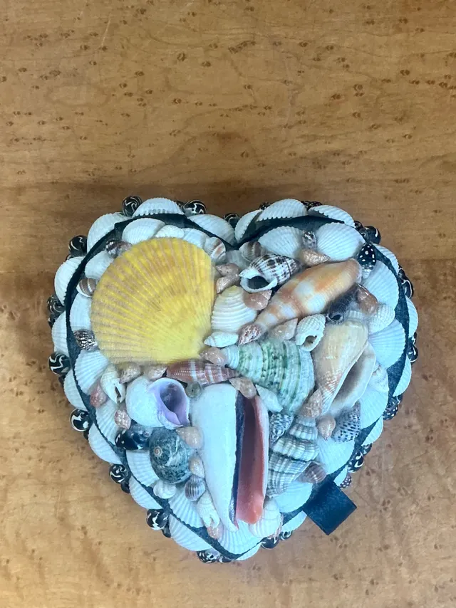 Vintage Decorative Shell Covered Box — additional photo 5