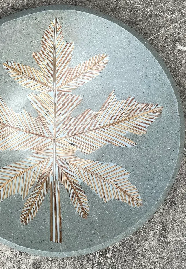 Vintage Monumental Leaf Motif Decorative Bowl — additional photo 1