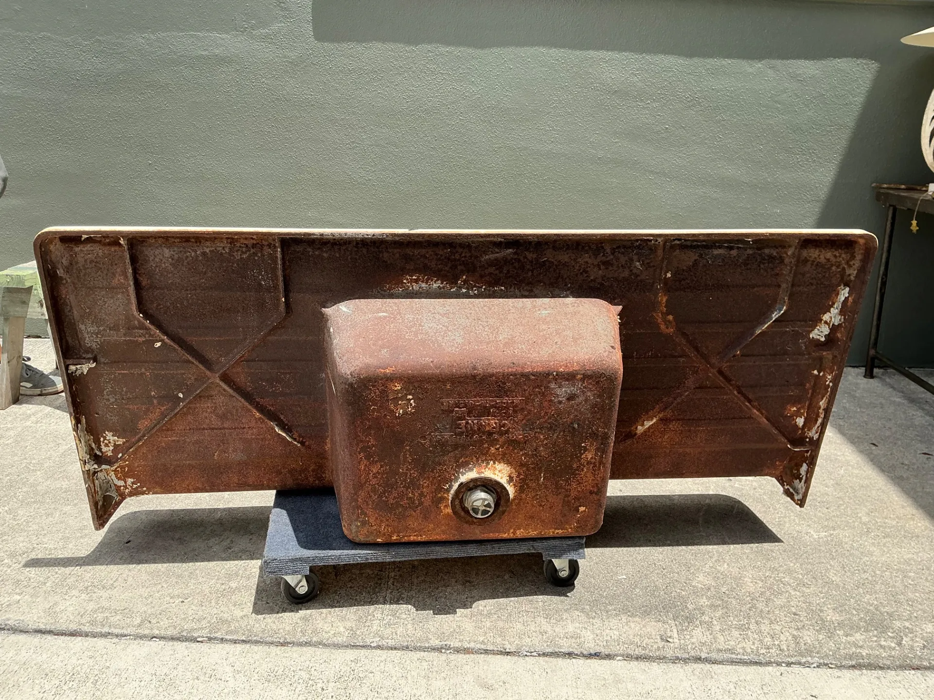 Vintage Porcelain Farmhouse Sink — additional photo 4