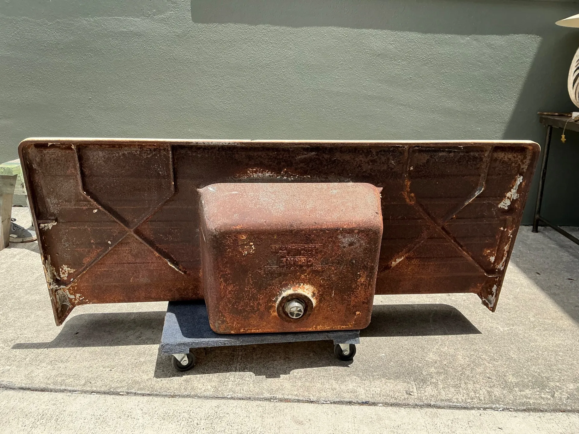 Vintage Porcelain Farmhouse Sink — additional photo 3