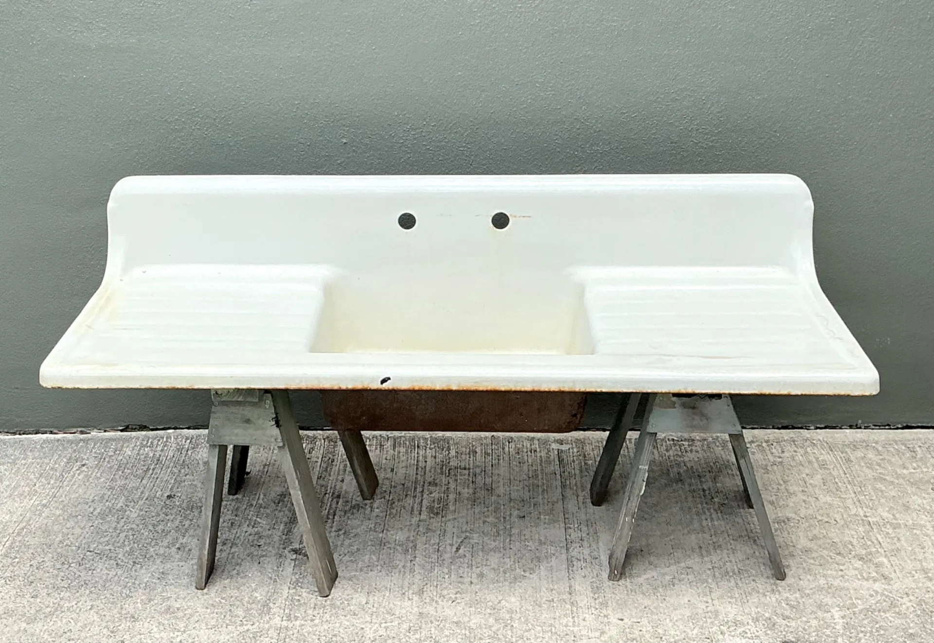 Vintage Porcelain Farmhouse Sink — additional photo 5