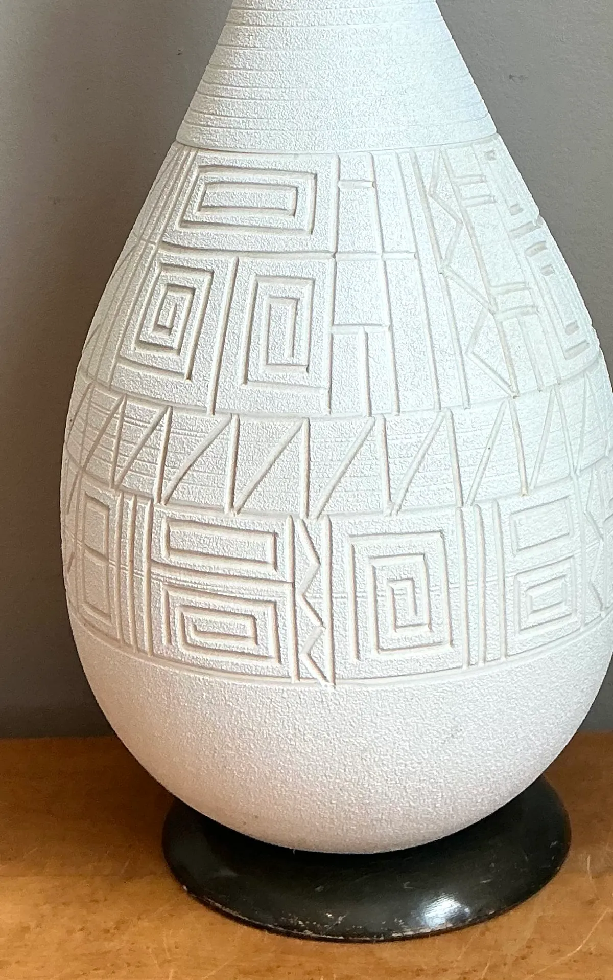 Vintage MCM White Ceramic Table Lamp