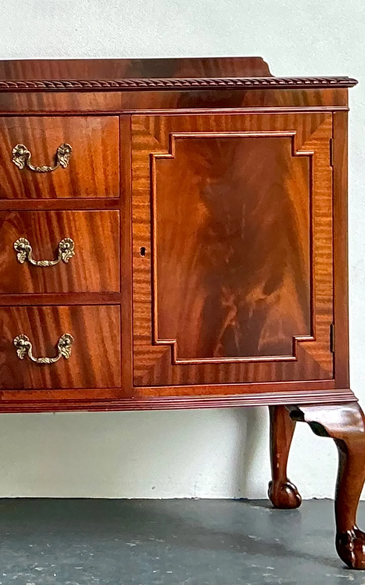 Vintage Flame Mahogany Chippendale Sideboard — additional photo 2