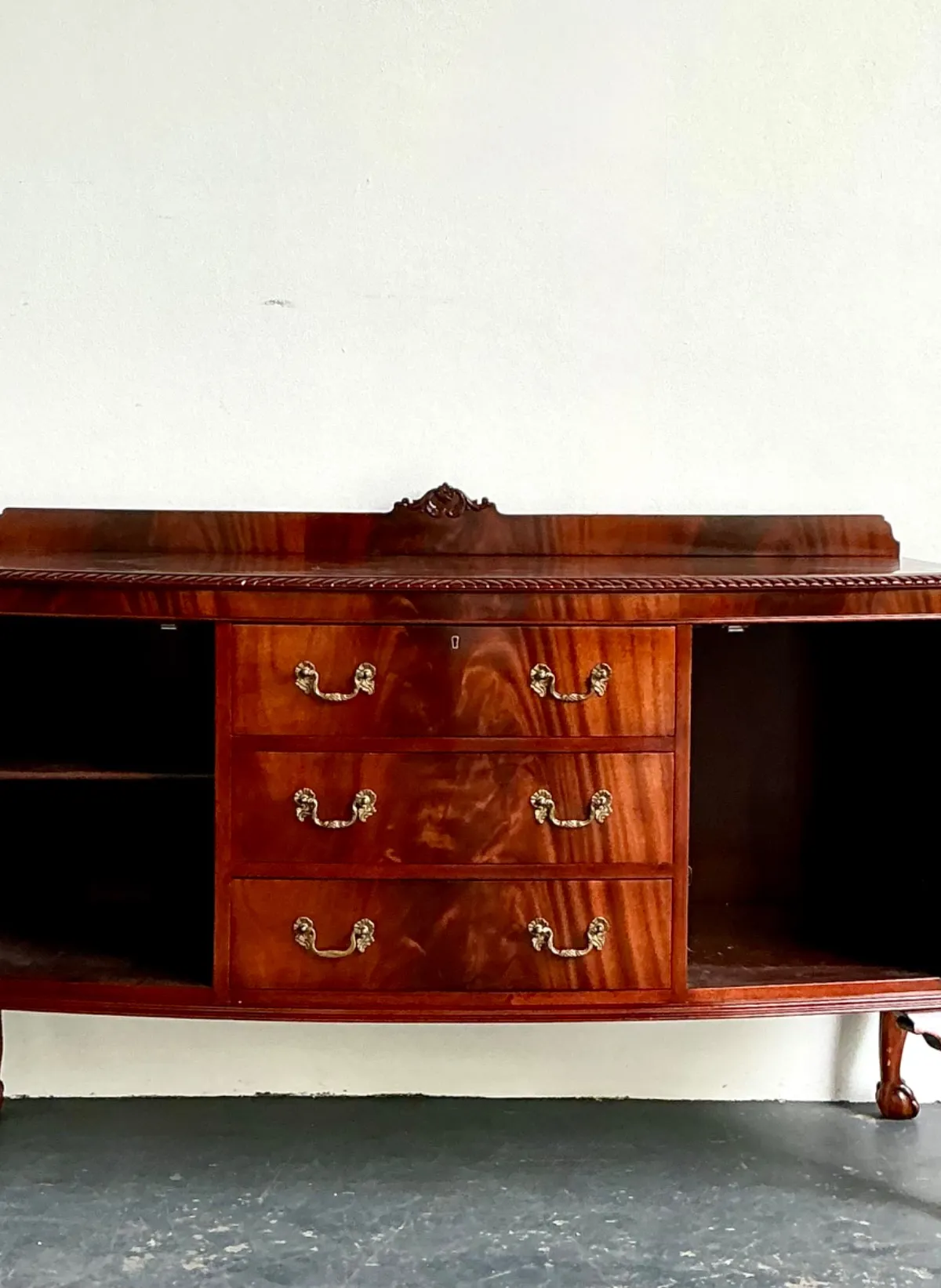 Vintage Flame Mahogany Chippendale Sideboard — additional photo 8