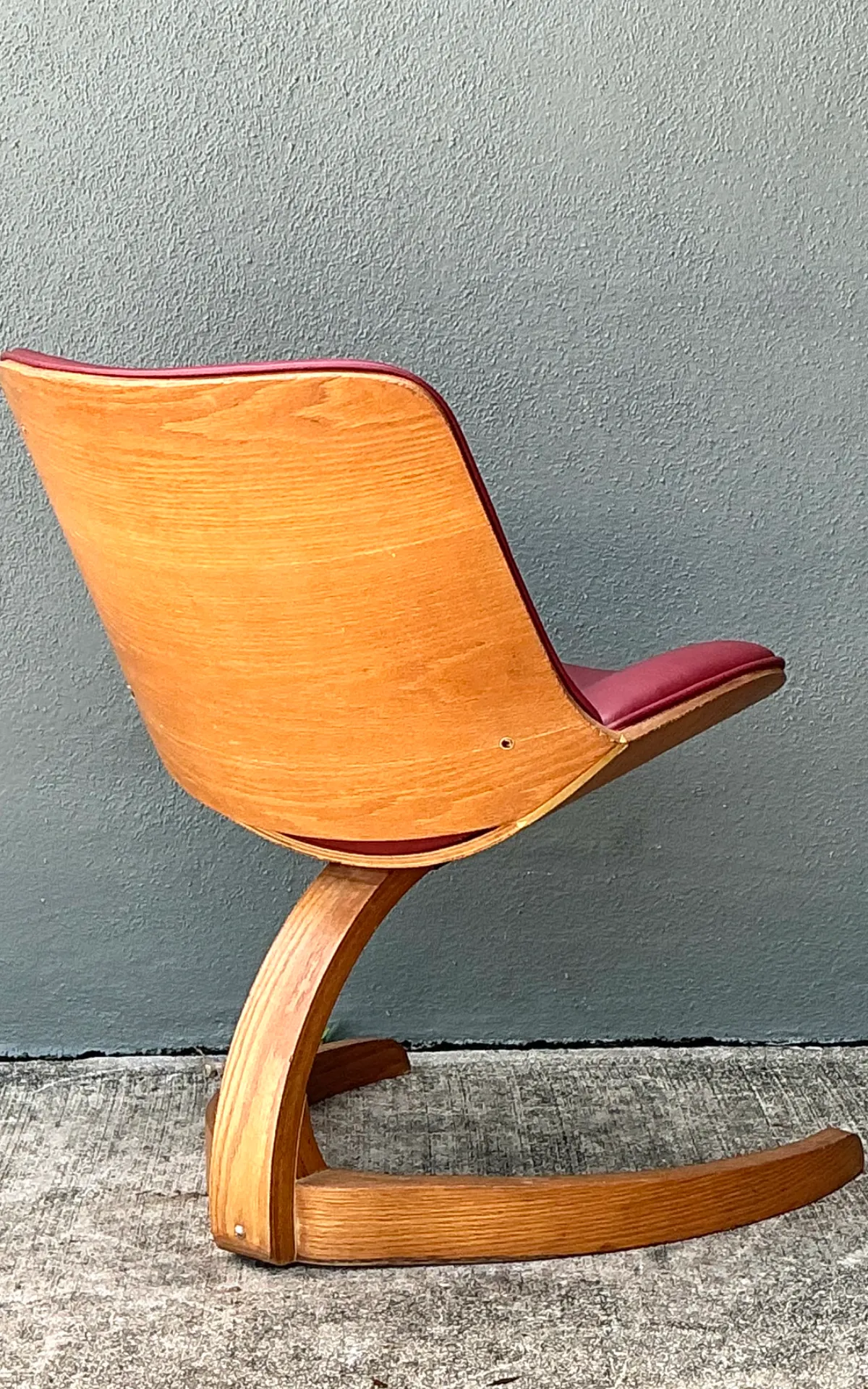 Vintage Wood and Vinyl Cantilever Chair After George Mulhauser — additional photo 8