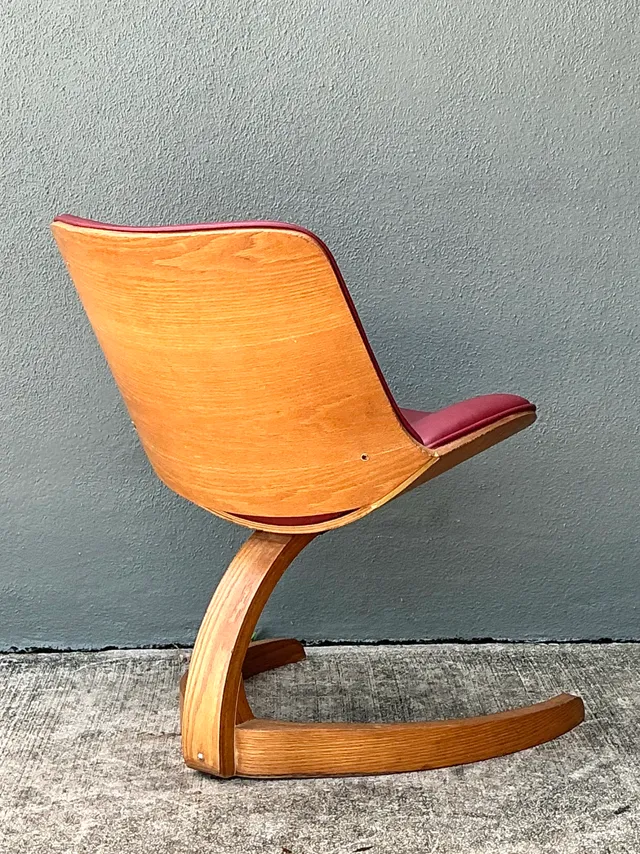 Vintage Wood and Vinyl Cantilever Chair After George Mulhauser — additional photo 8
