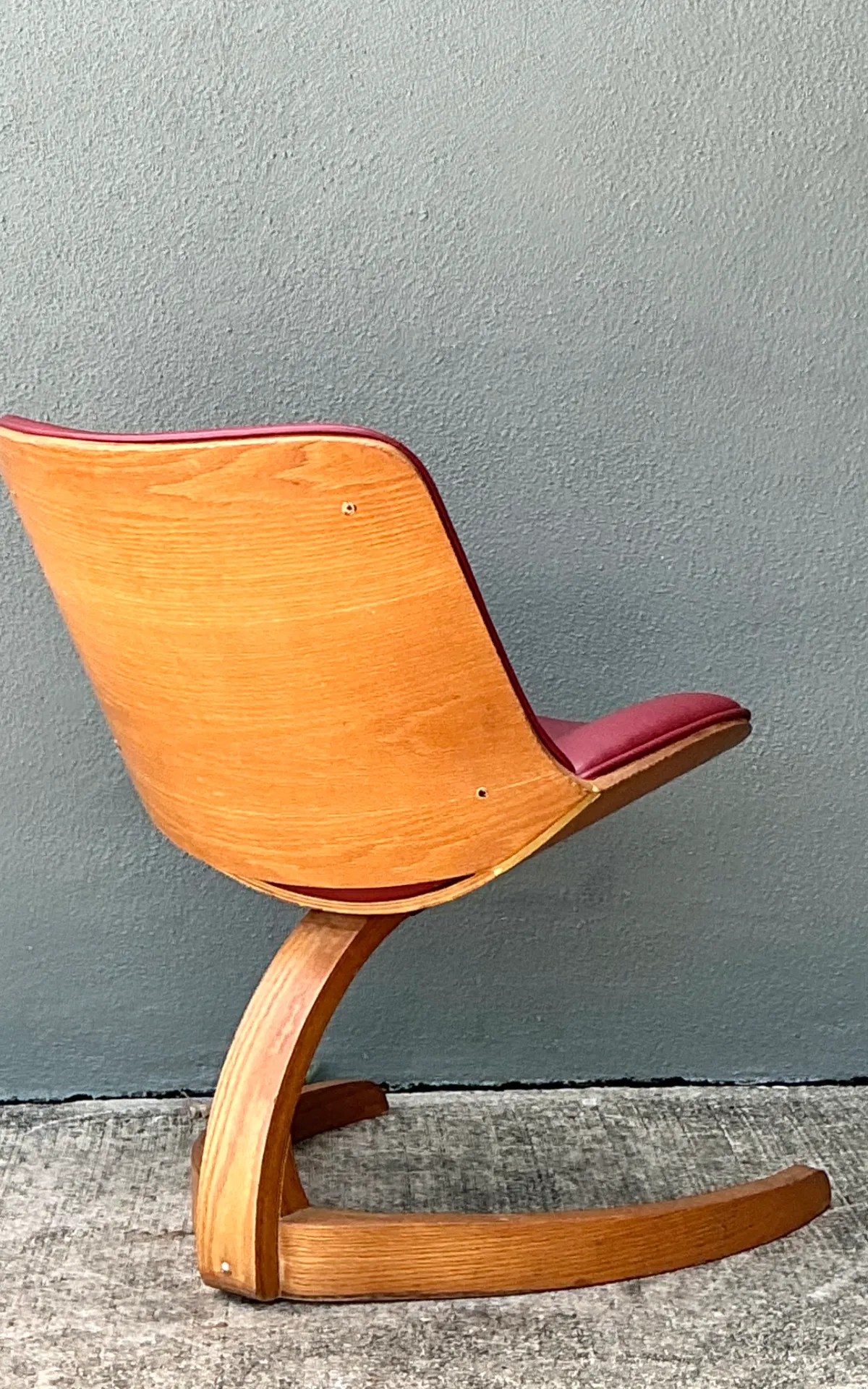 Vintage Wood and Vinyl Cantilever Chair After George Mulhauser — additional photo 6