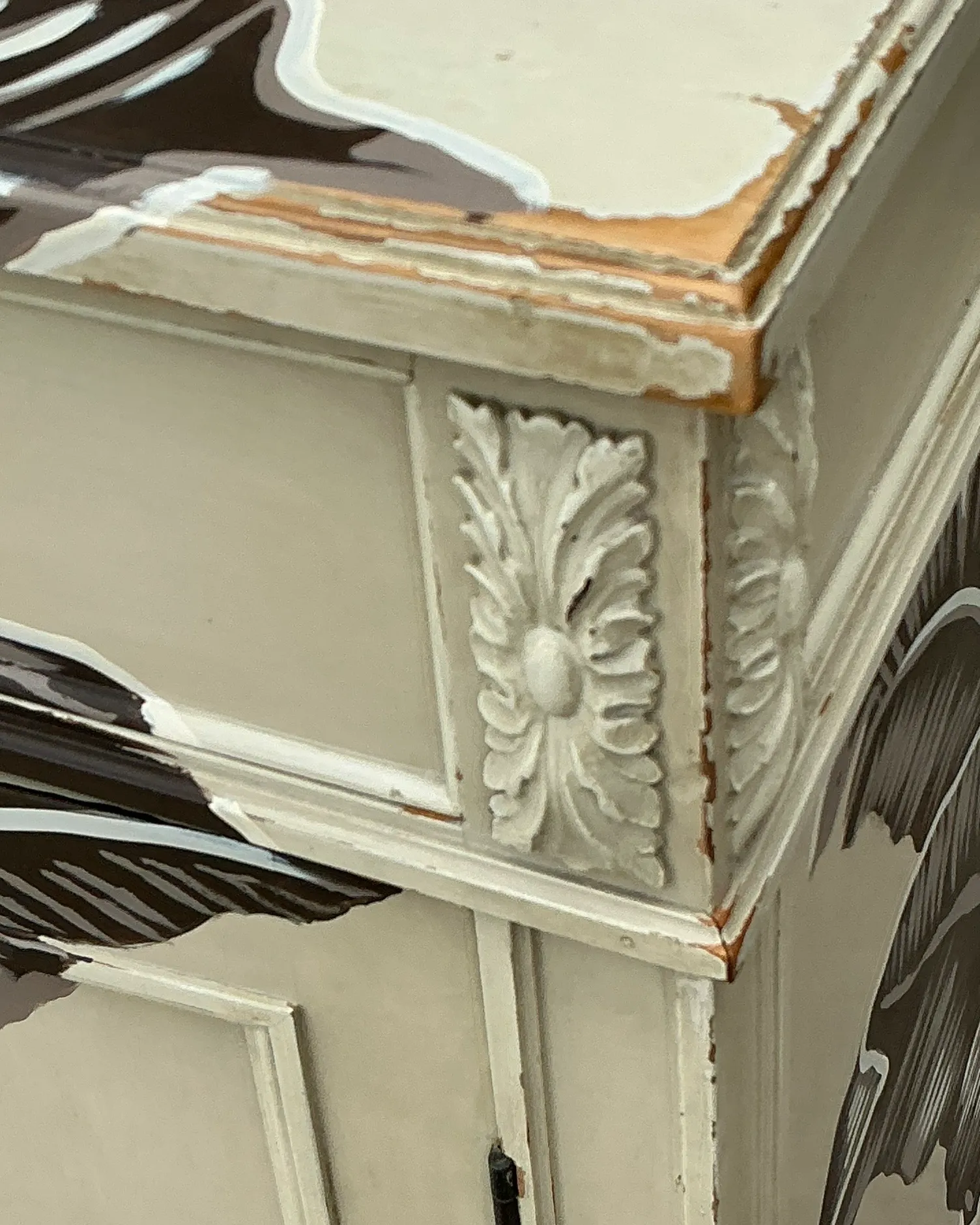 Vintage Banana Leaf Hand Painted Cabinet — additional photo 8