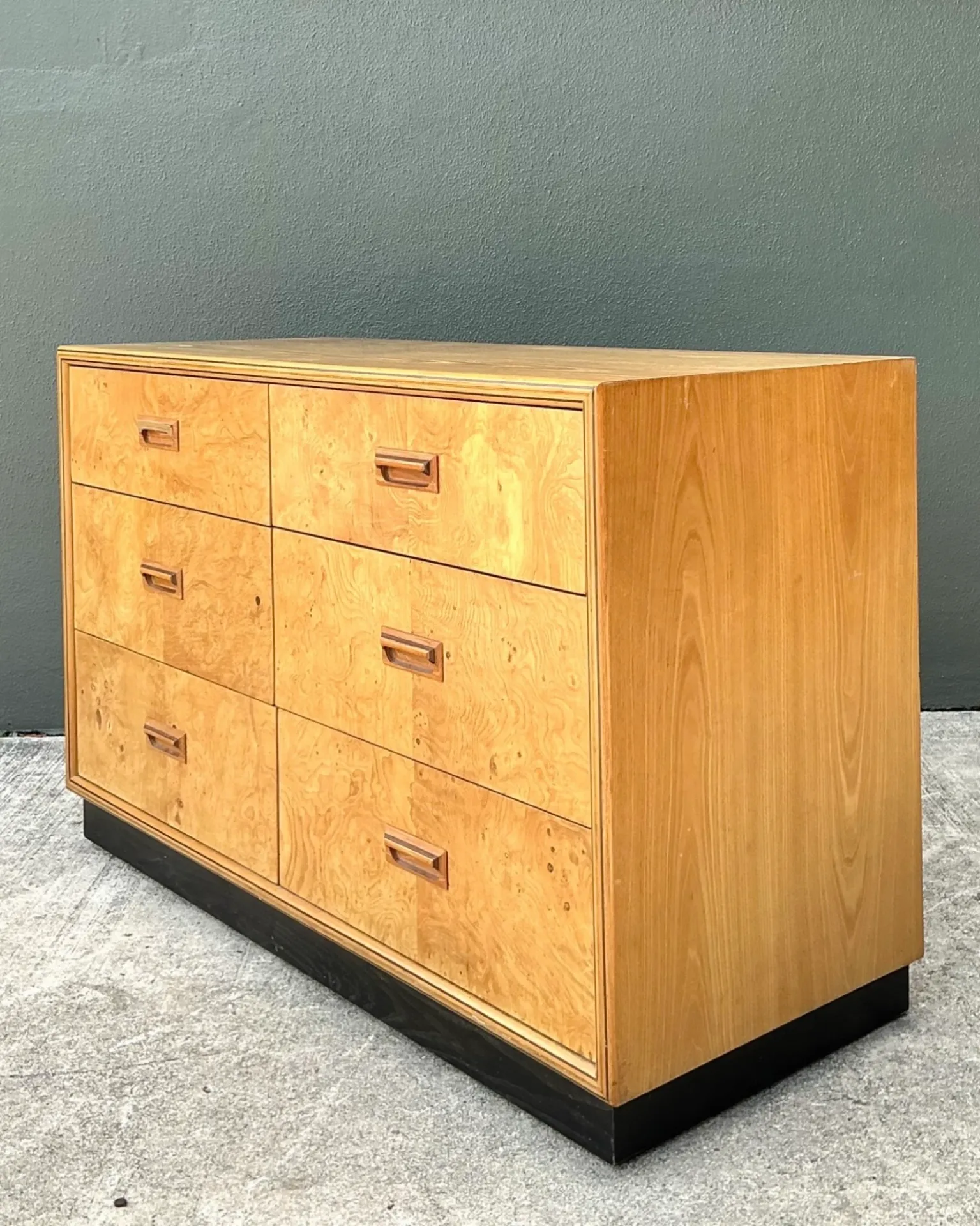Vintage Henredon “Scene Two” Burl Wood Six-Drawer Dresser — additional photo 7