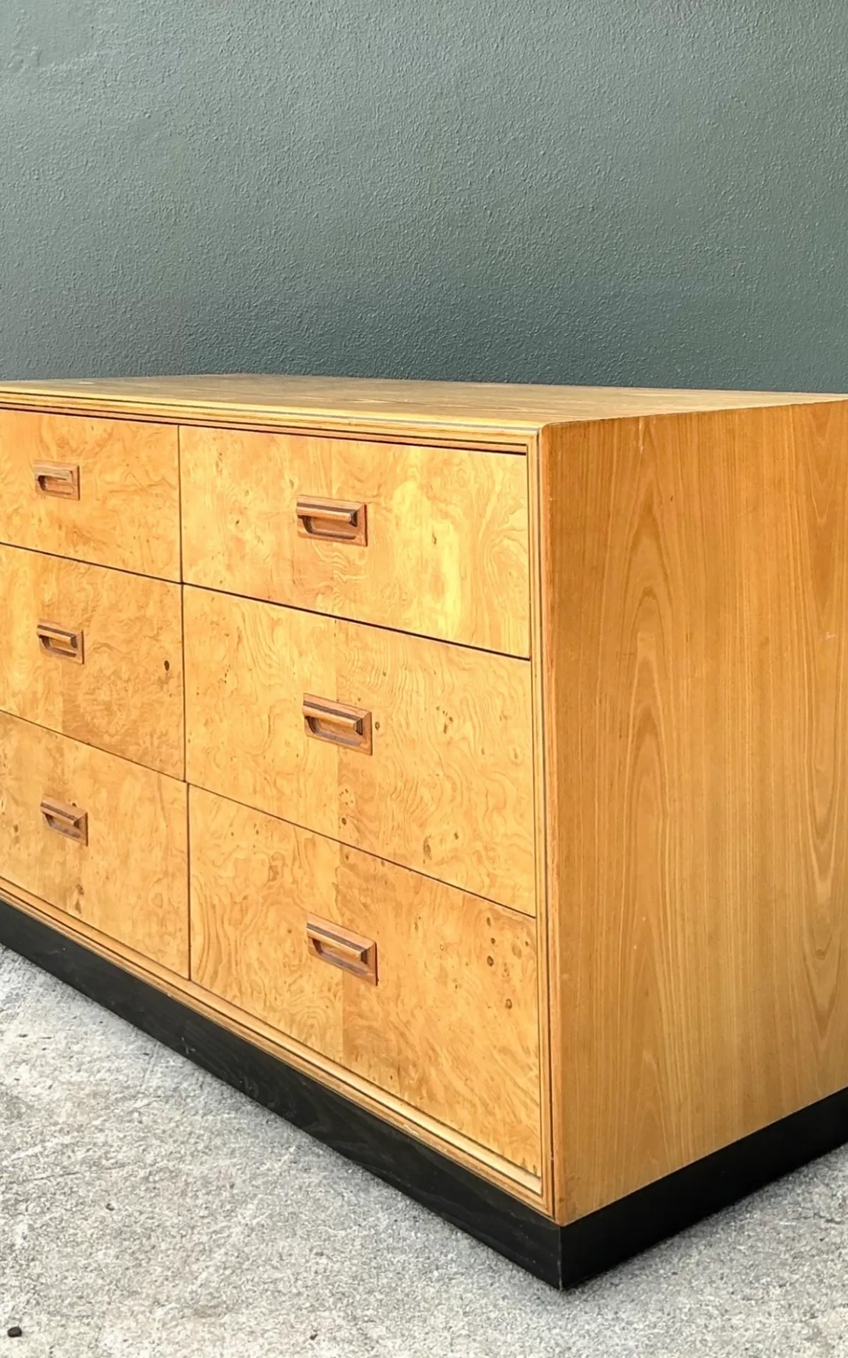 Vintage Henredon “Scene Two” Burl Wood Six-Drawer Dresser — additional photo 7