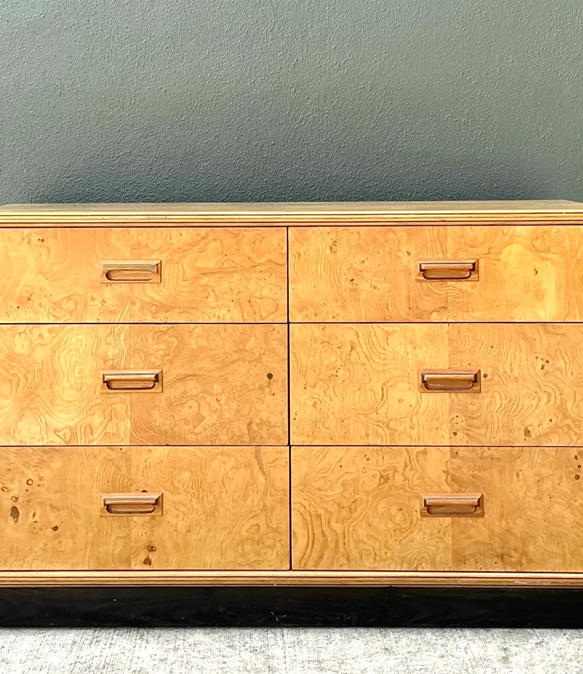 Vintage Henredon “Scene Two” Burl Wood Six-Drawer Dresser — additional photo 5