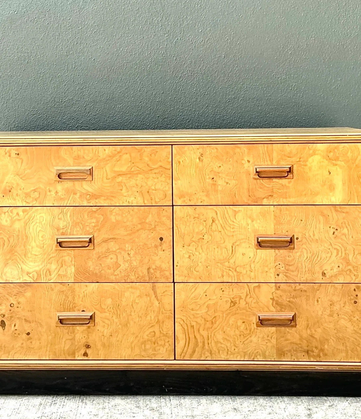 Vintage Henredon “Scene Two” Burl Wood Six-Drawer Dresser — additional photo 4