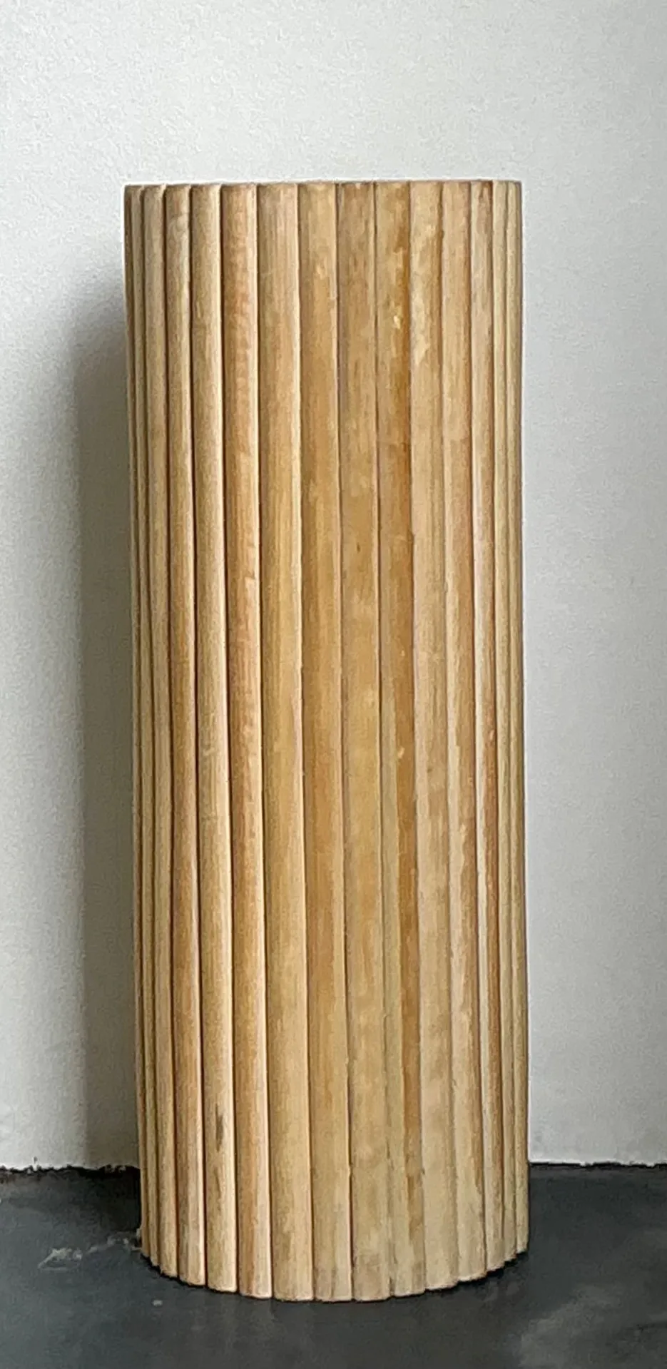 Vintage Ribbed Wood And Rattan Small Pedestal — additional photo 3