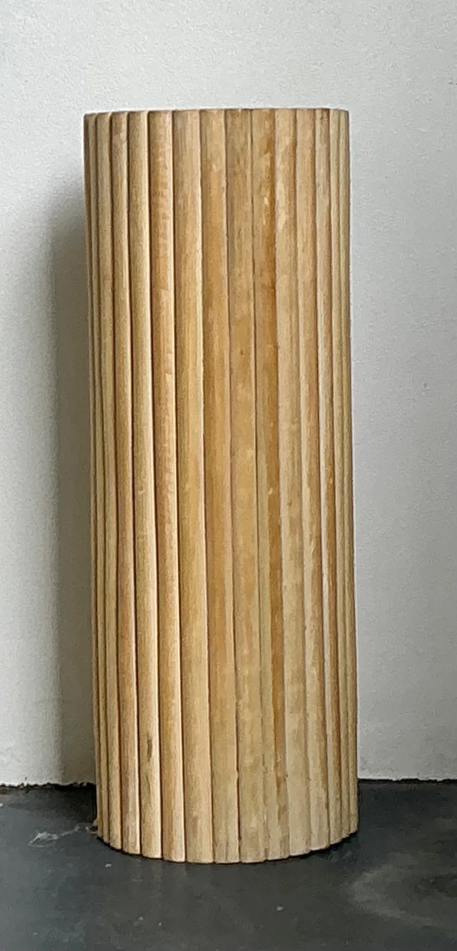 Vintage Ribbed Wood And Rattan Small Pedestal — additional photo 7