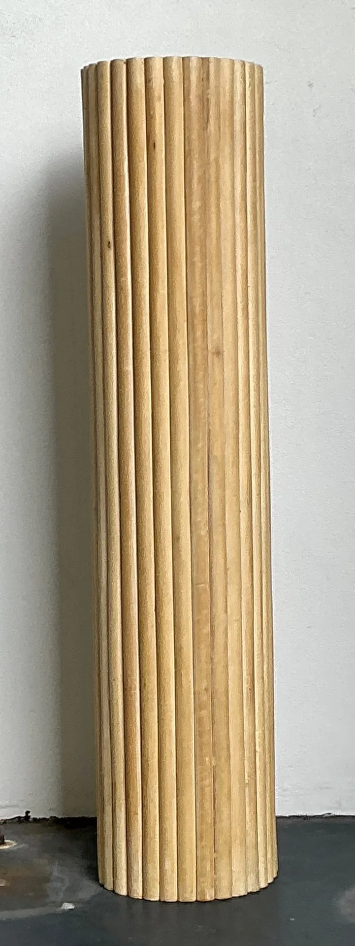 Vintage Ribbed Wood And Rattan Large Pedestal — additional photo 3