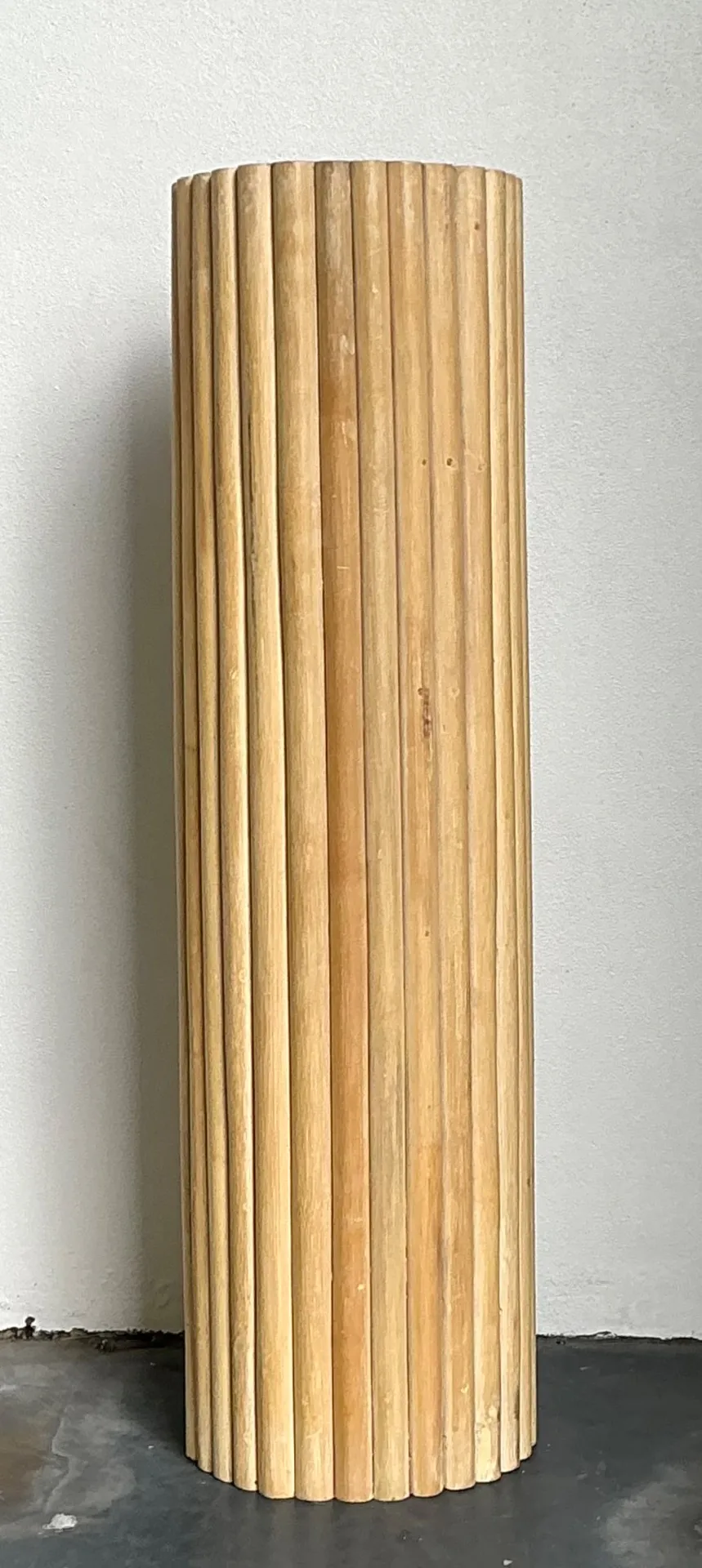 Vintage Ribbed Wood And Rattan Medium Pedestal — additional photo 7