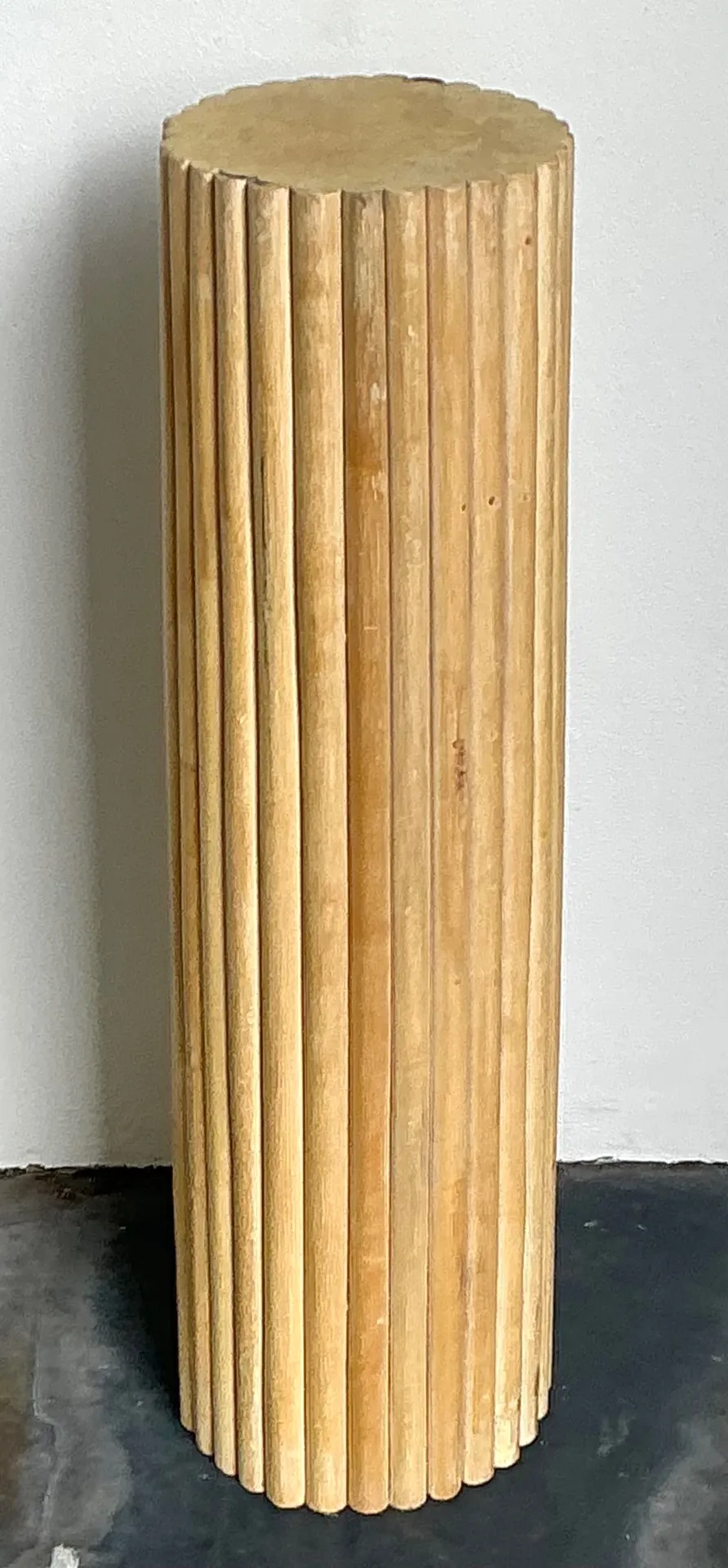 Vintage Ribbed Wood And Rattan Medium Pedestal — additional photo 8