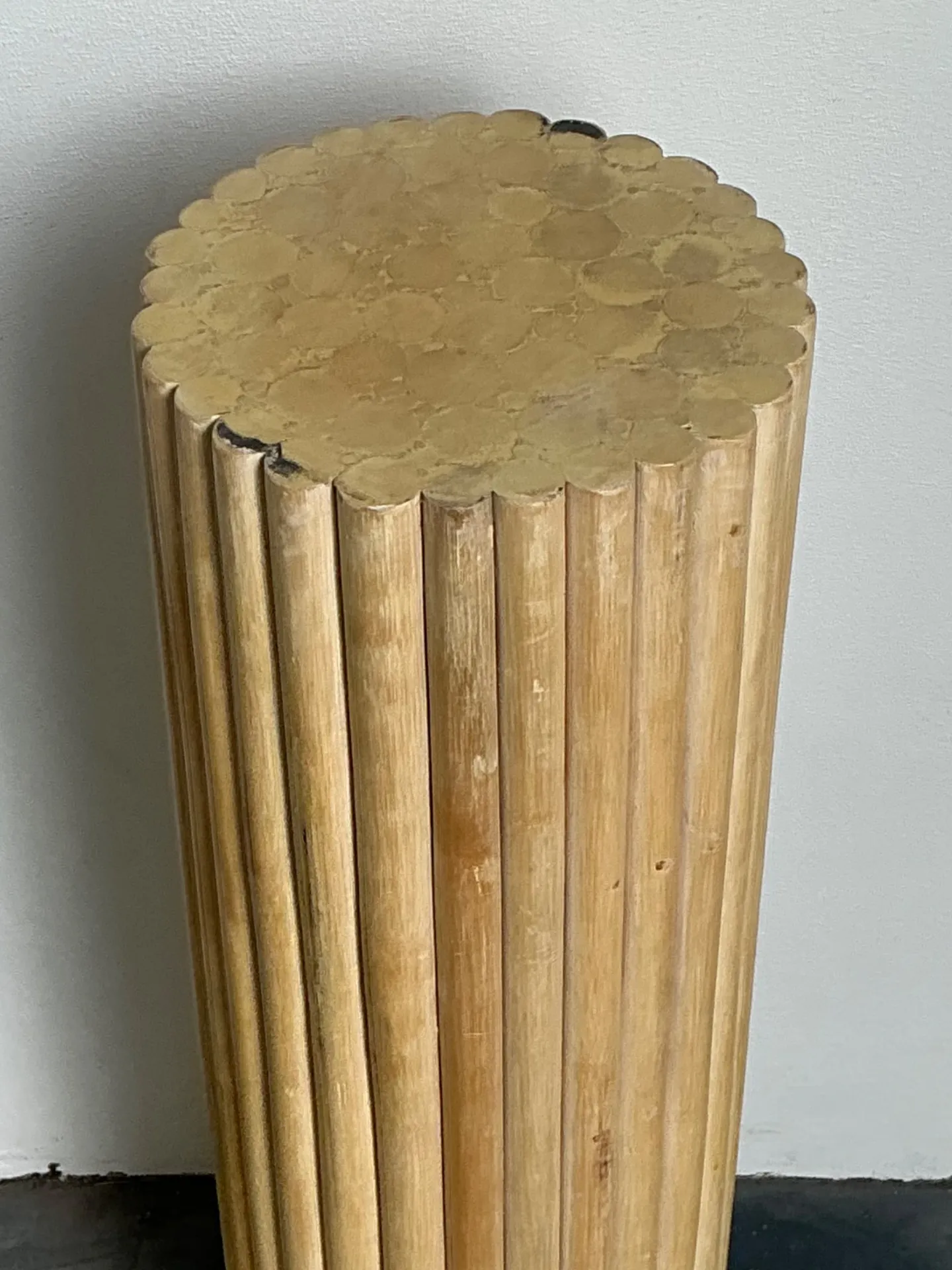 Vintage Ribbed Wood And Rattan Medium Pedestal — additional photo 3