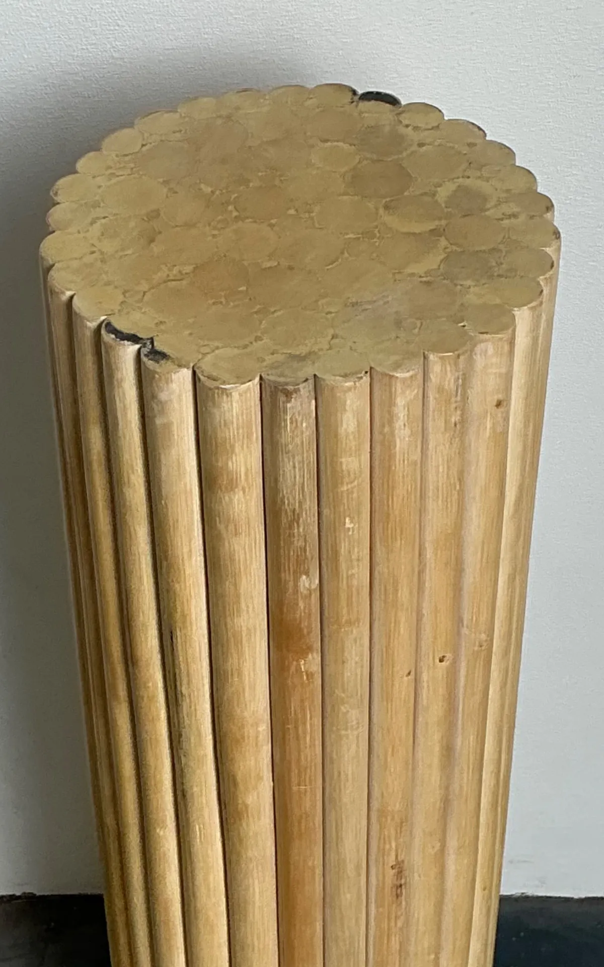 Vintage Ribbed Wood And Rattan Medium Pedestal — additional photo 3