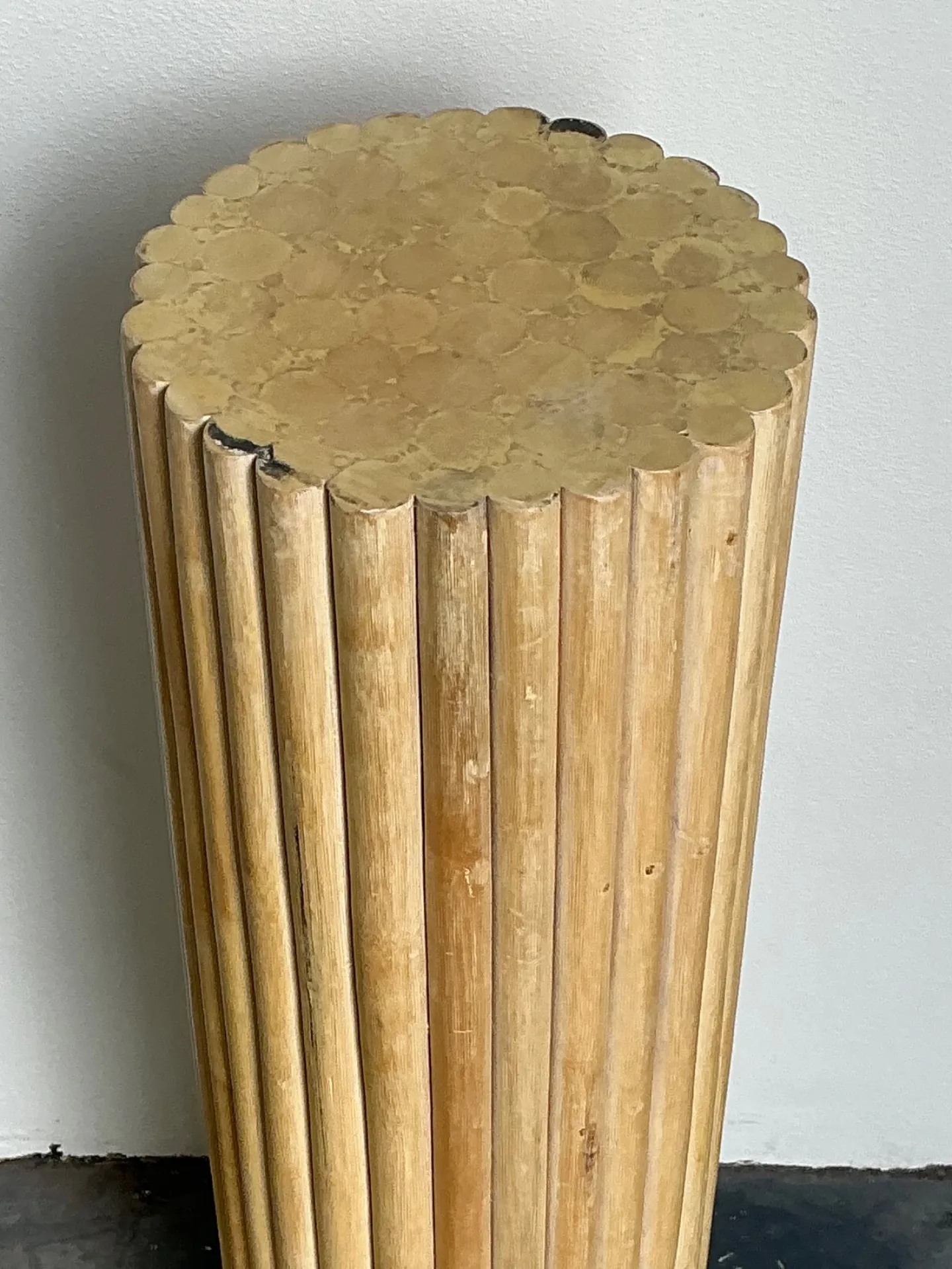 Vintage Ribbed Wood And Rattan Medium Pedestal — additional photo 4