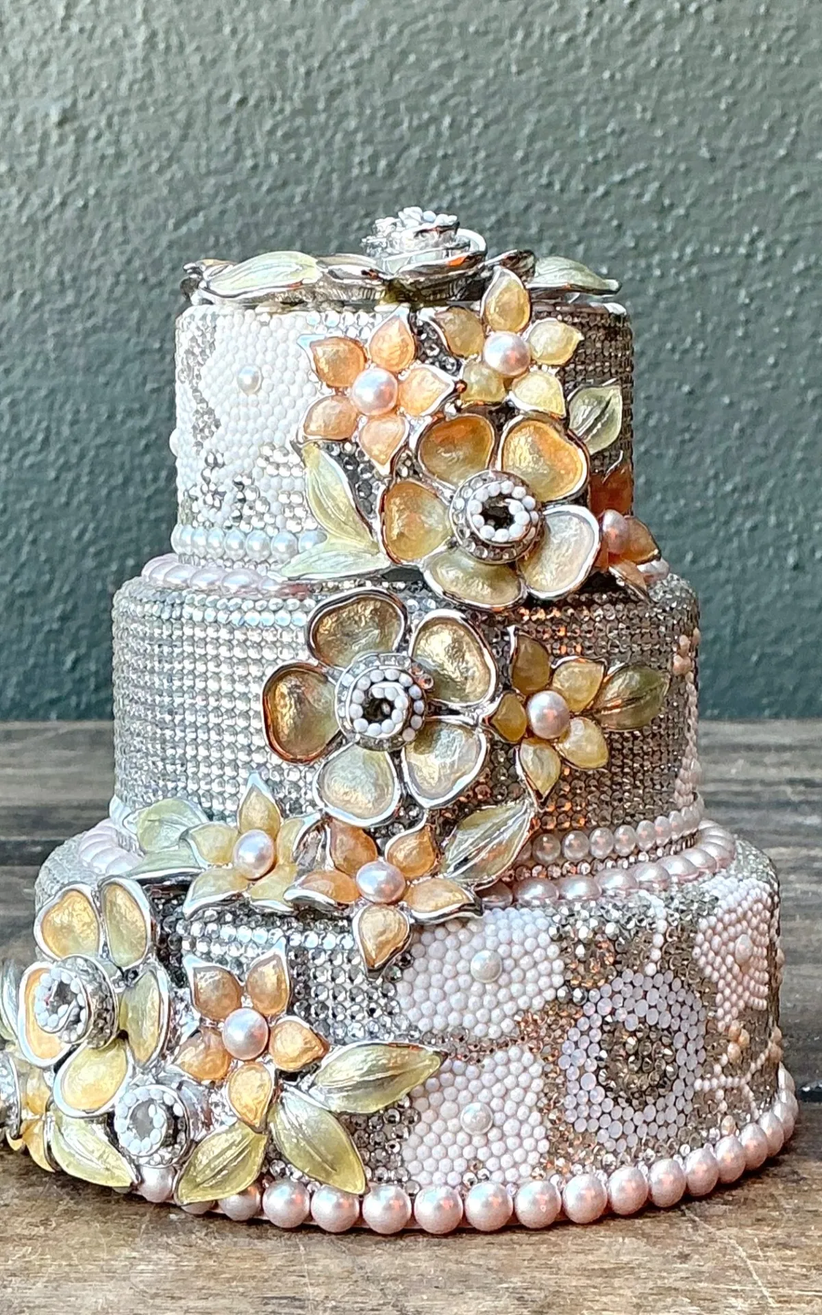 Vintage Judith Leiber Wedding Cake Crystal Clutch — additional photo 2