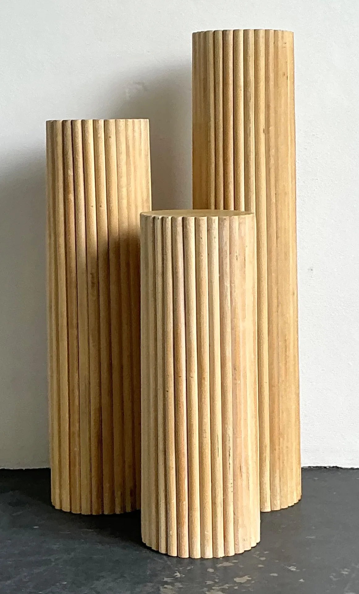 Vintage Ribbed Wood And Rattan Medium Pedestal — additional photo 5