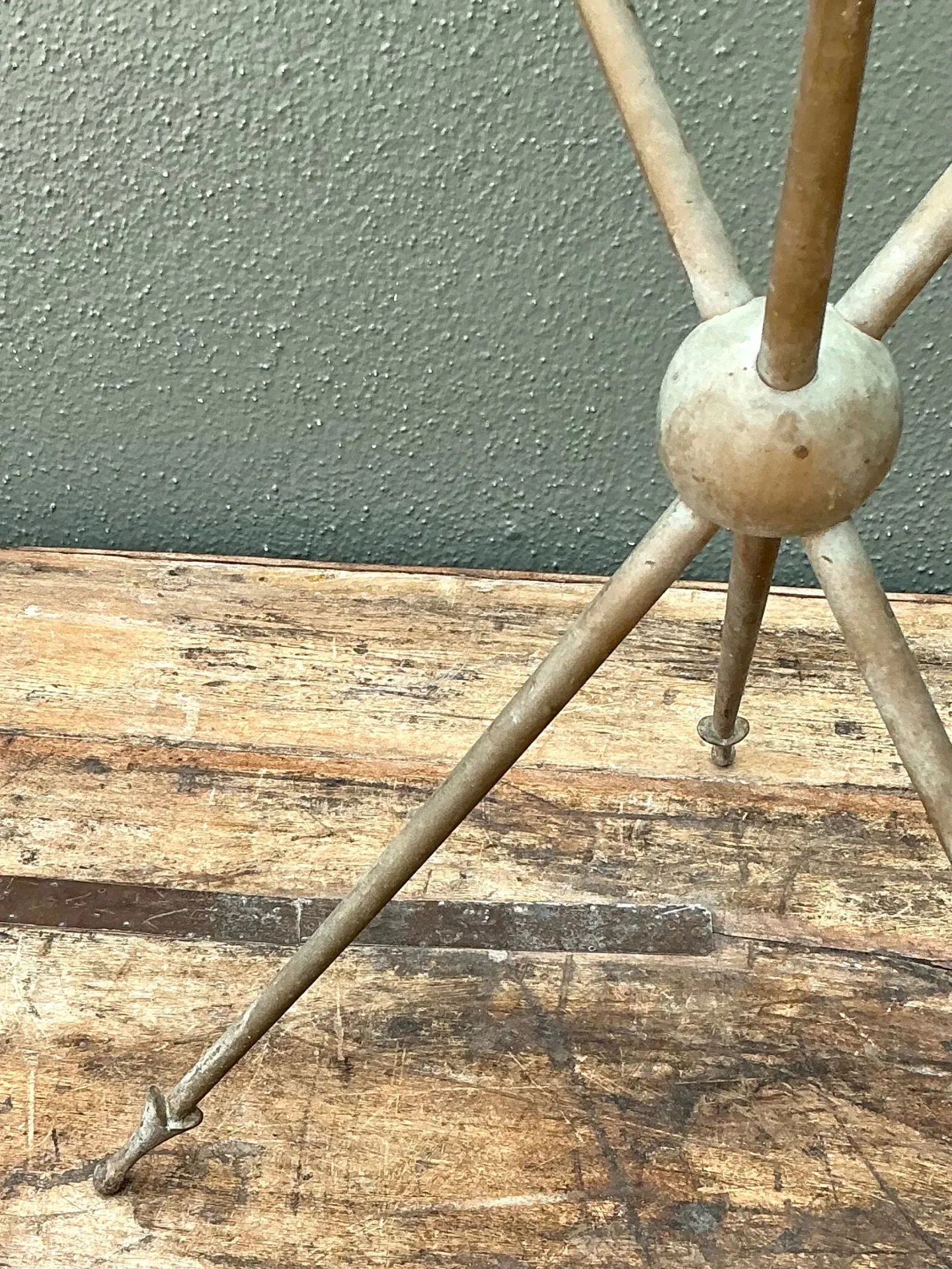 Vintage Arrow Motif Tripod Table — additional photo 6