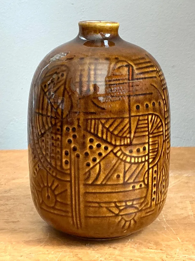 Vintage Geometric Patterned Ceramic Vase — additional photo 7