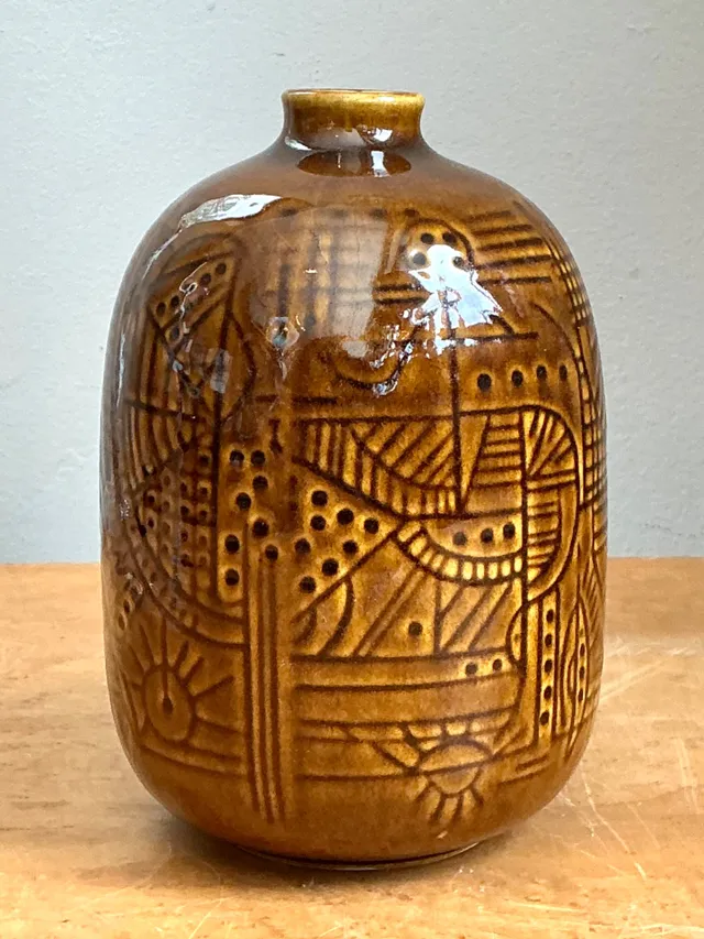 Vintage Geometric Patterned Ceramic Vase — additional photo 6