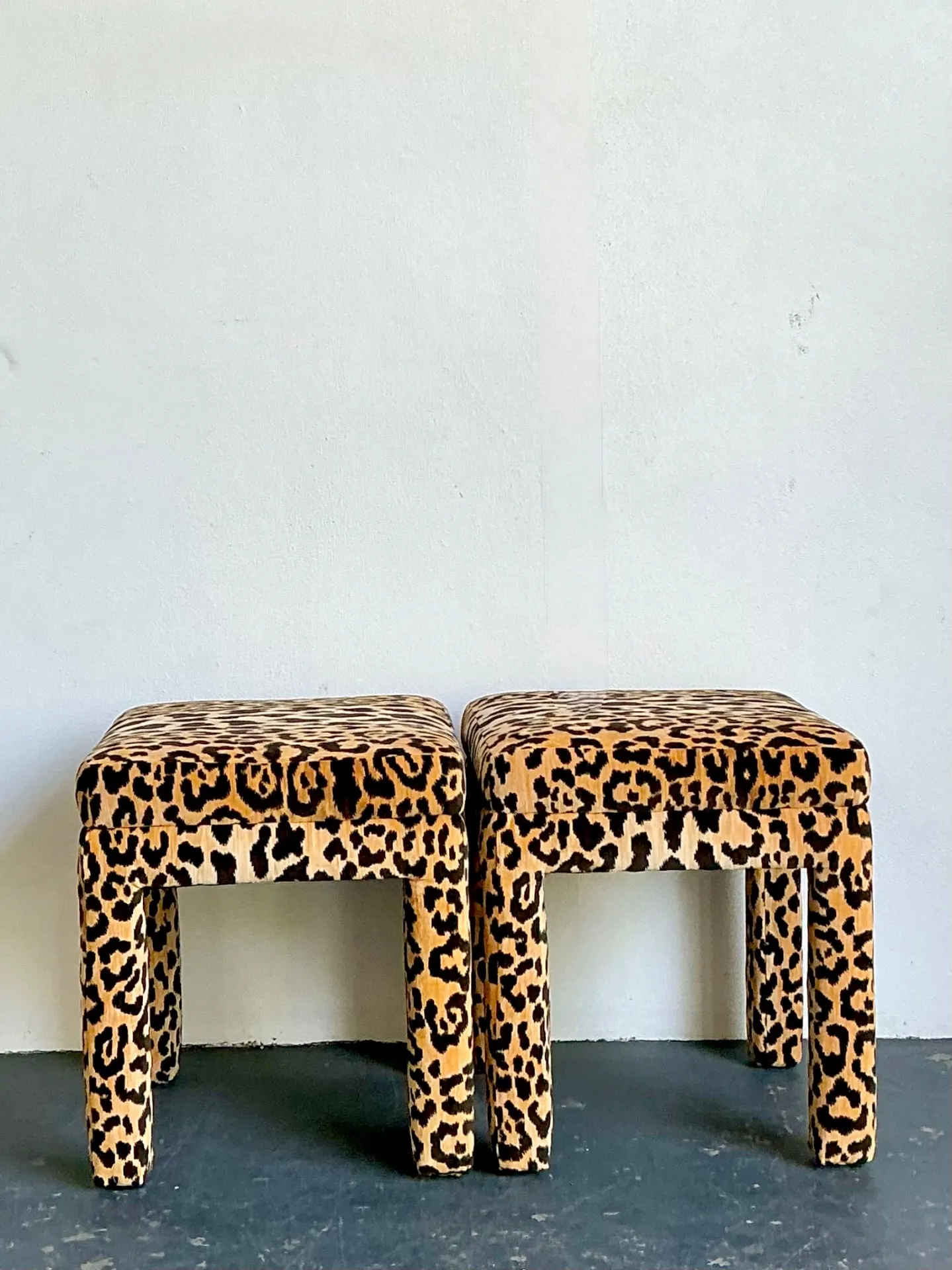 Vintage Leopard Velvet Upholstered Stools - Set of 2 — additional photo 3