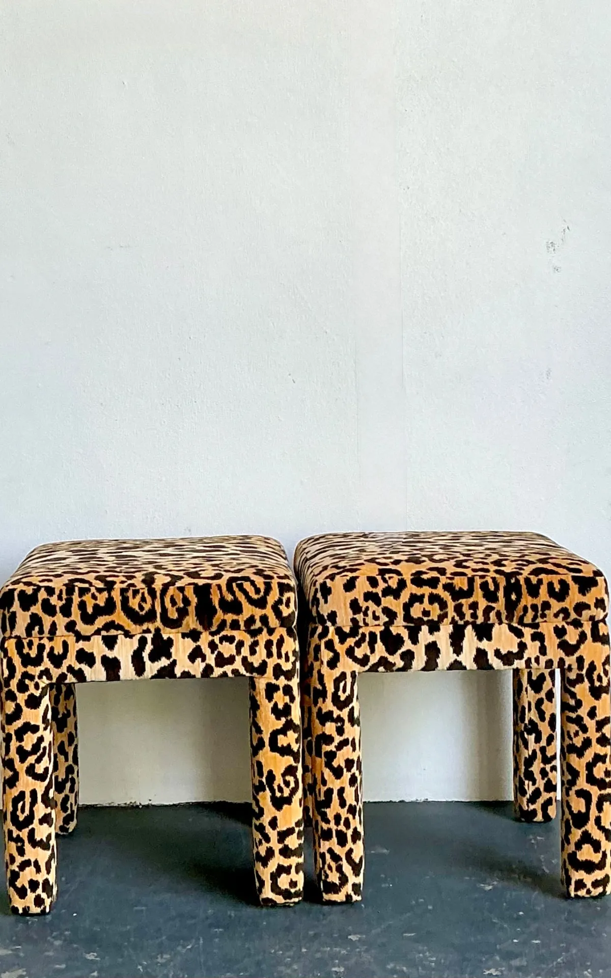 Vintage Leopard Velvet Upholstered Stools - Set of 2 — additional photo 3