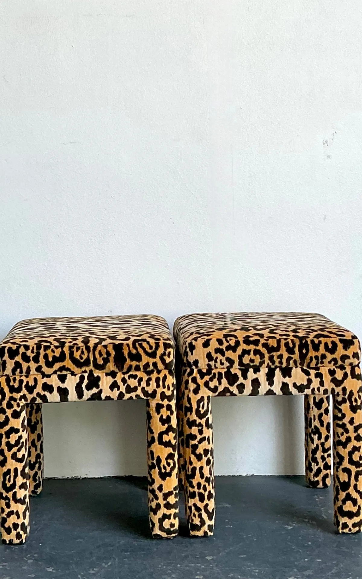 Vintage Leopard Velvet Upholstered Stools - Set of 2 — additional photo 4