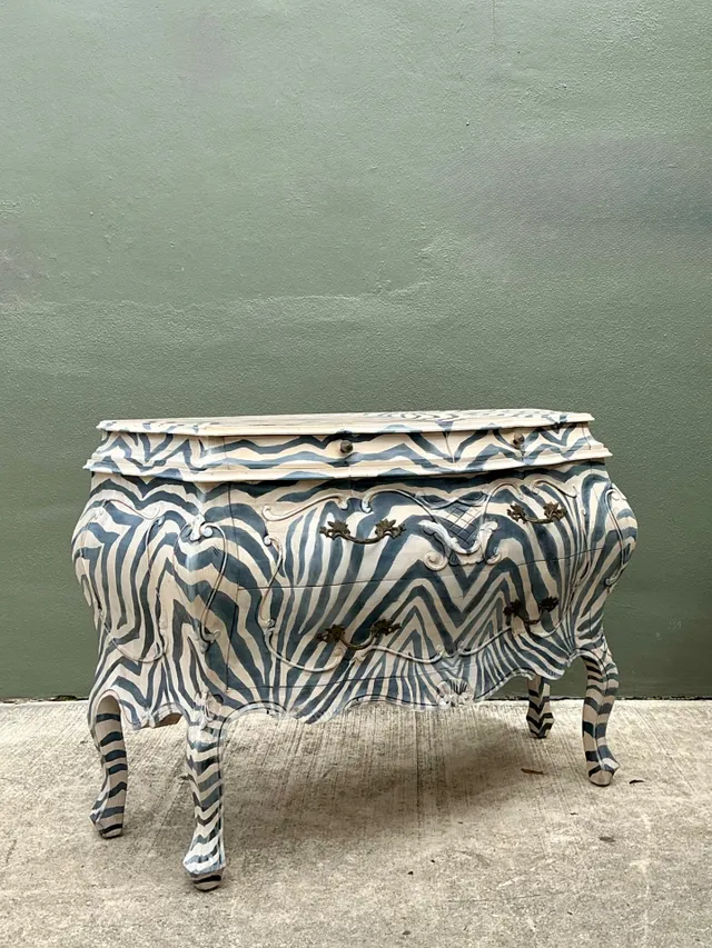 Vintage Hand Painted Zebra Bombe Chest — additional photo 5