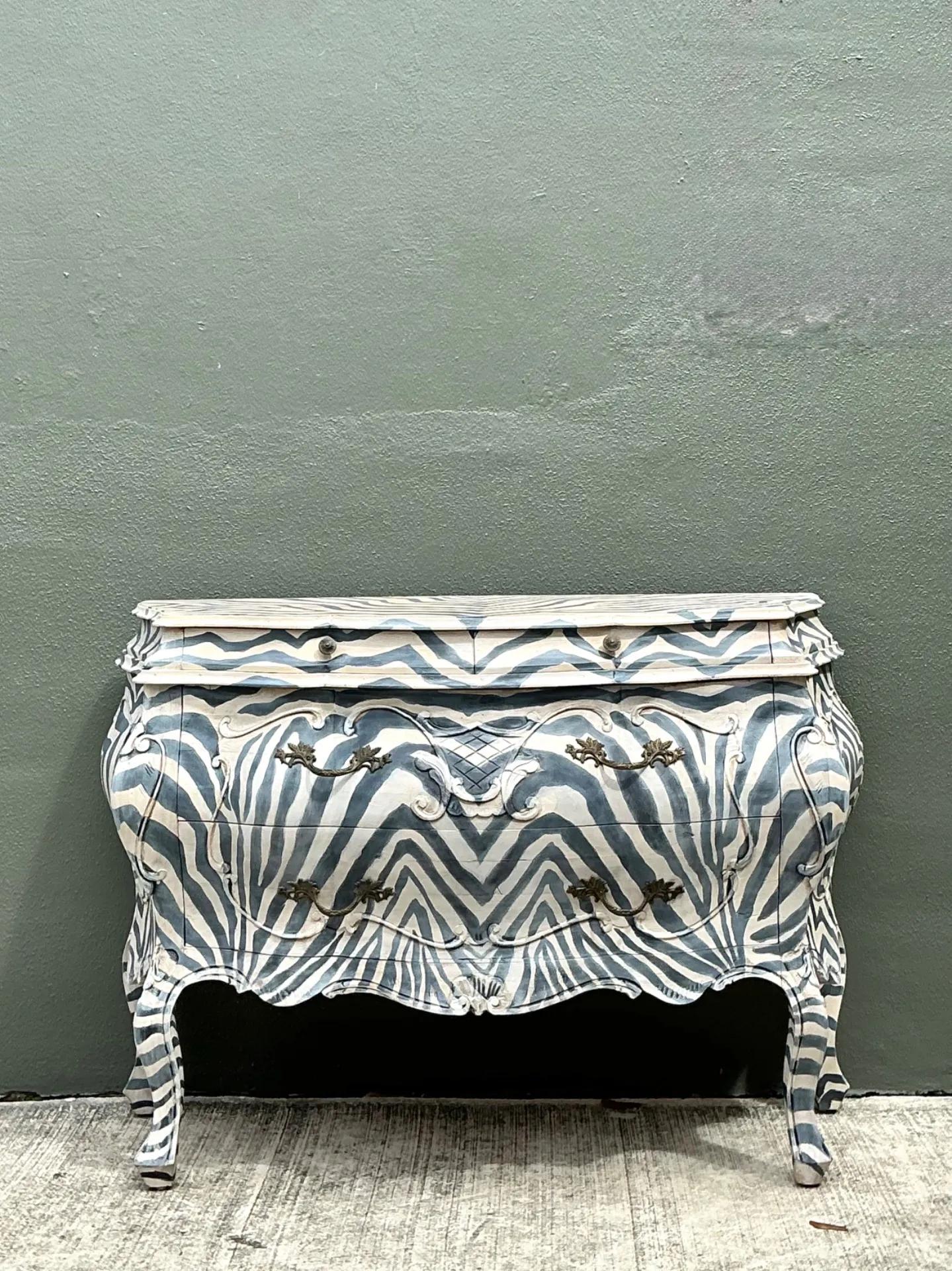 Vintage Hand Painted Zebra Bombe Chest — additional photo 4