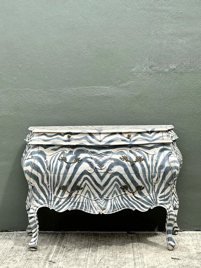 Vintage Hand Painted Zebra Bombe Chest — additional photo 4